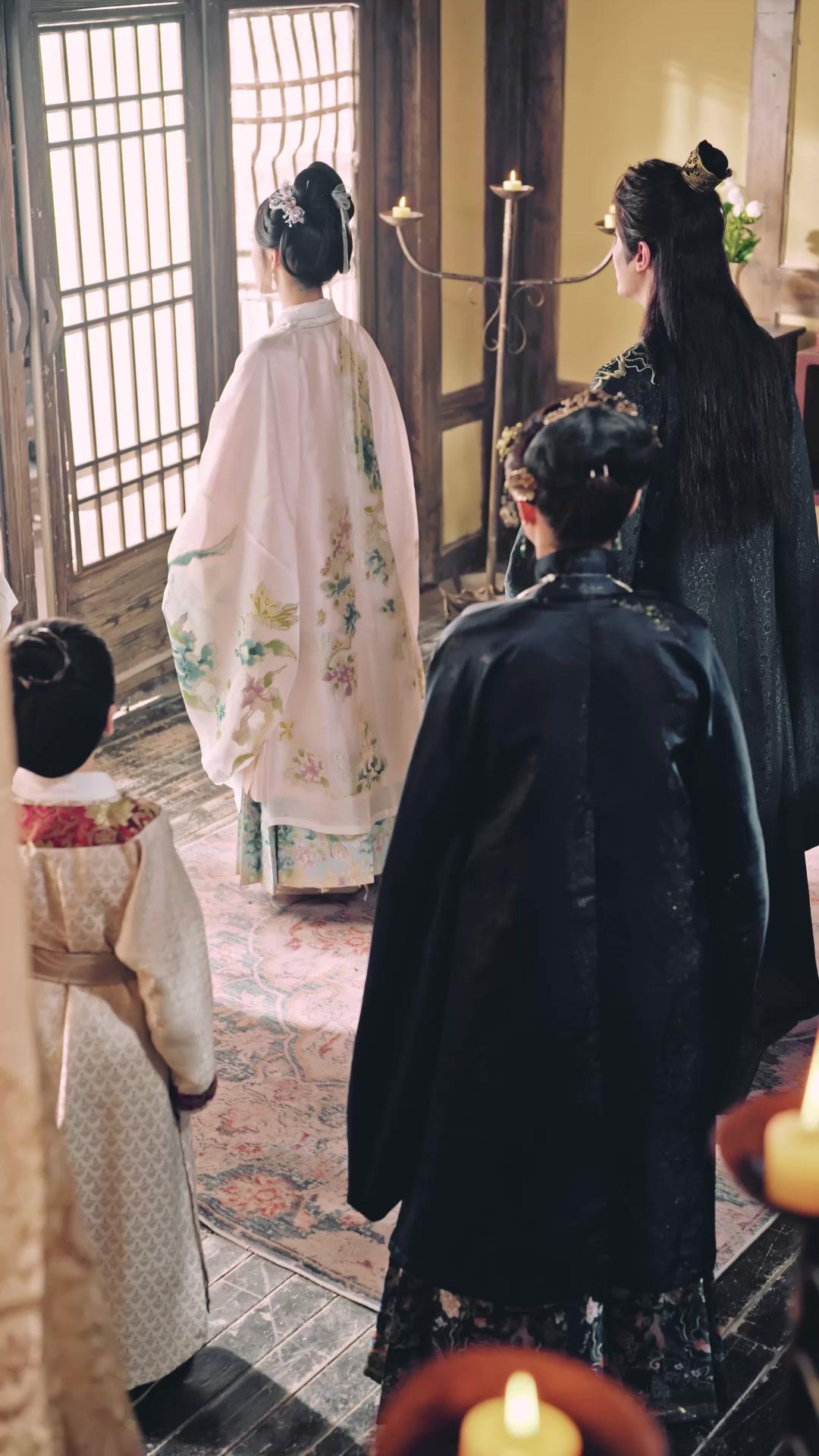 Ferro e Rossa: Il Destino del Regno