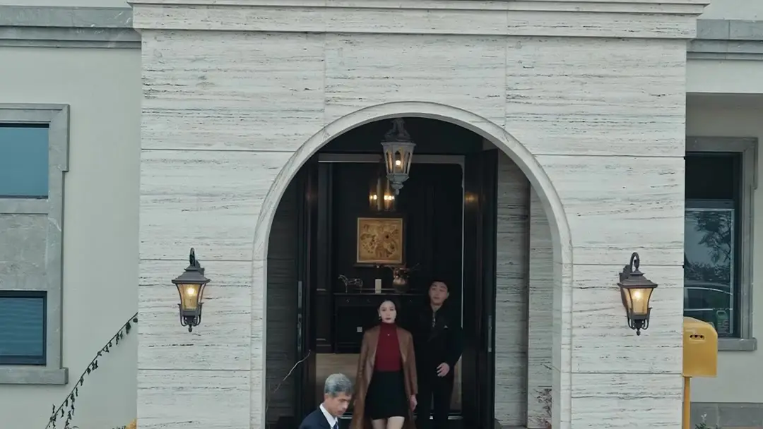 Loser Master: When the Guard Smiles Back