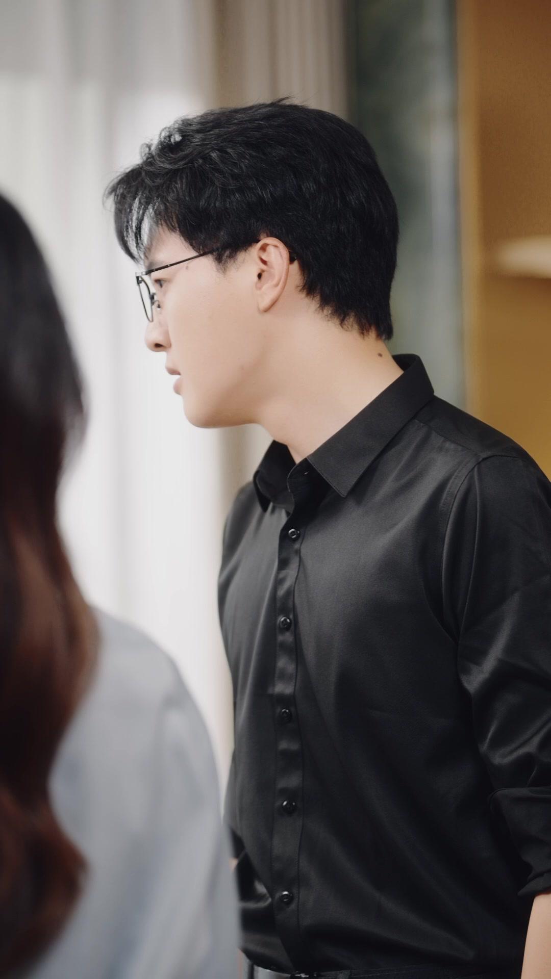 Seragam Perang di Balik Apron