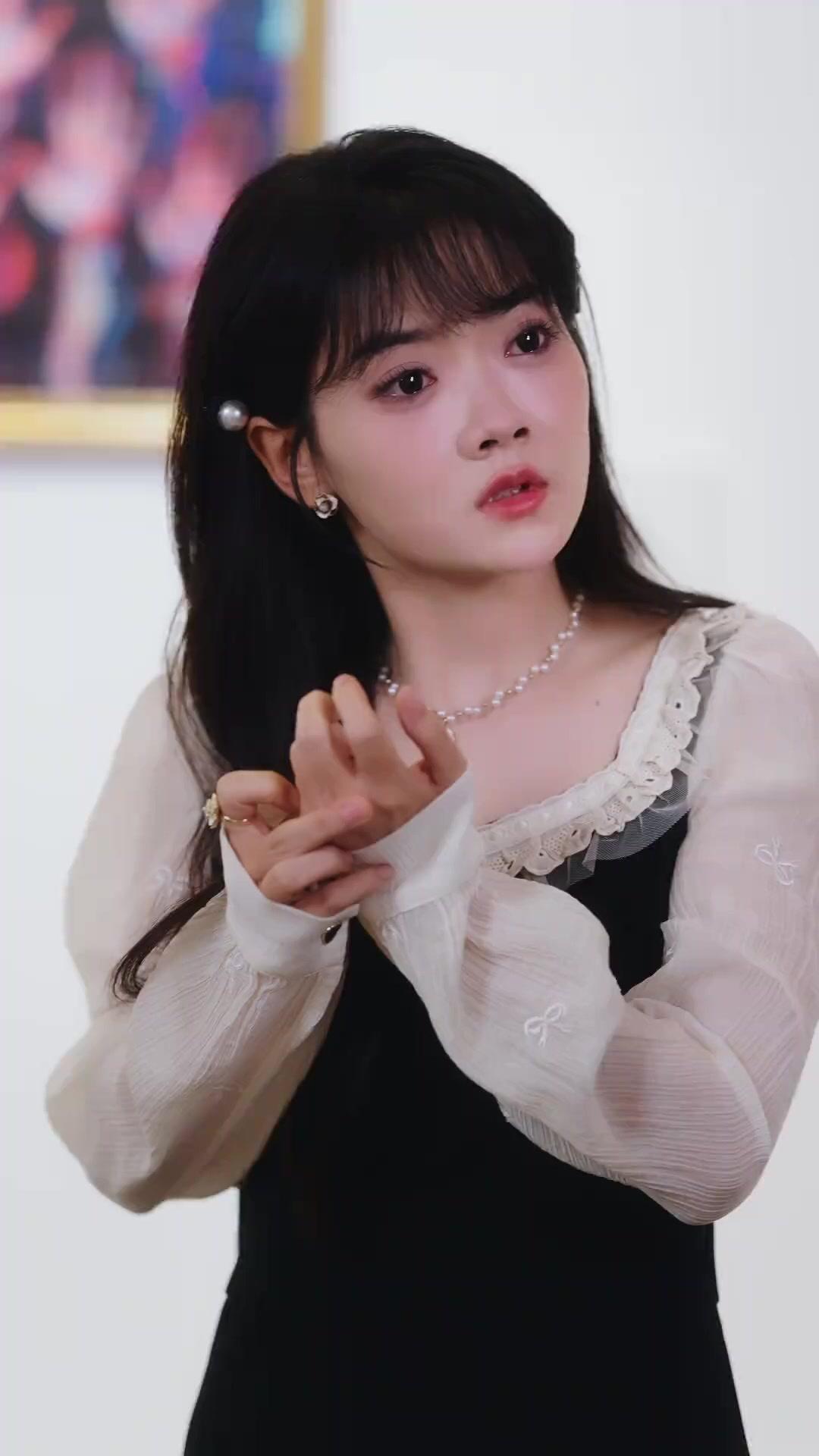 (Doblado) Hija falsa actúa, pero soy loca