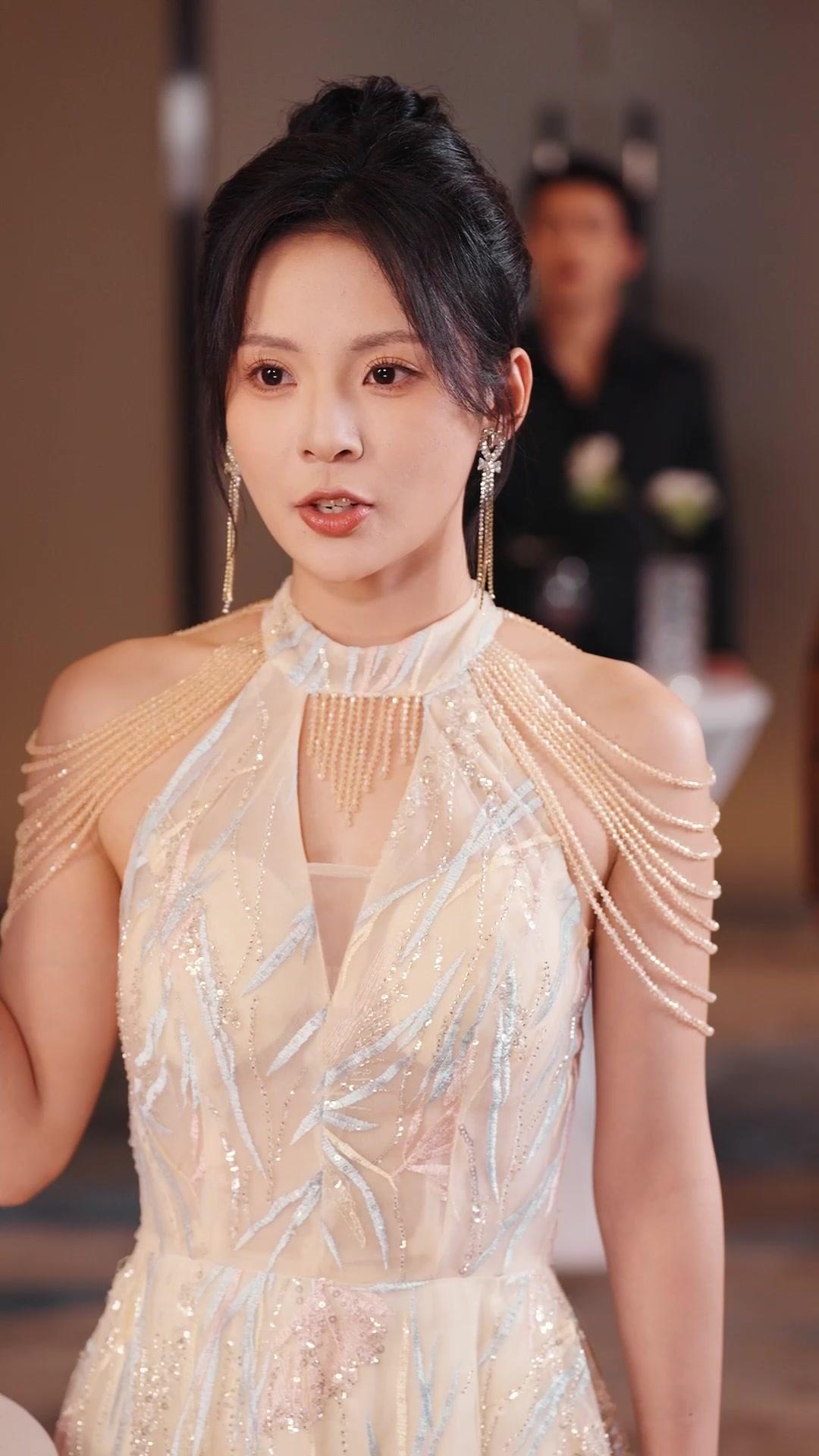 Mortals! Little God of Wealth Is Here!