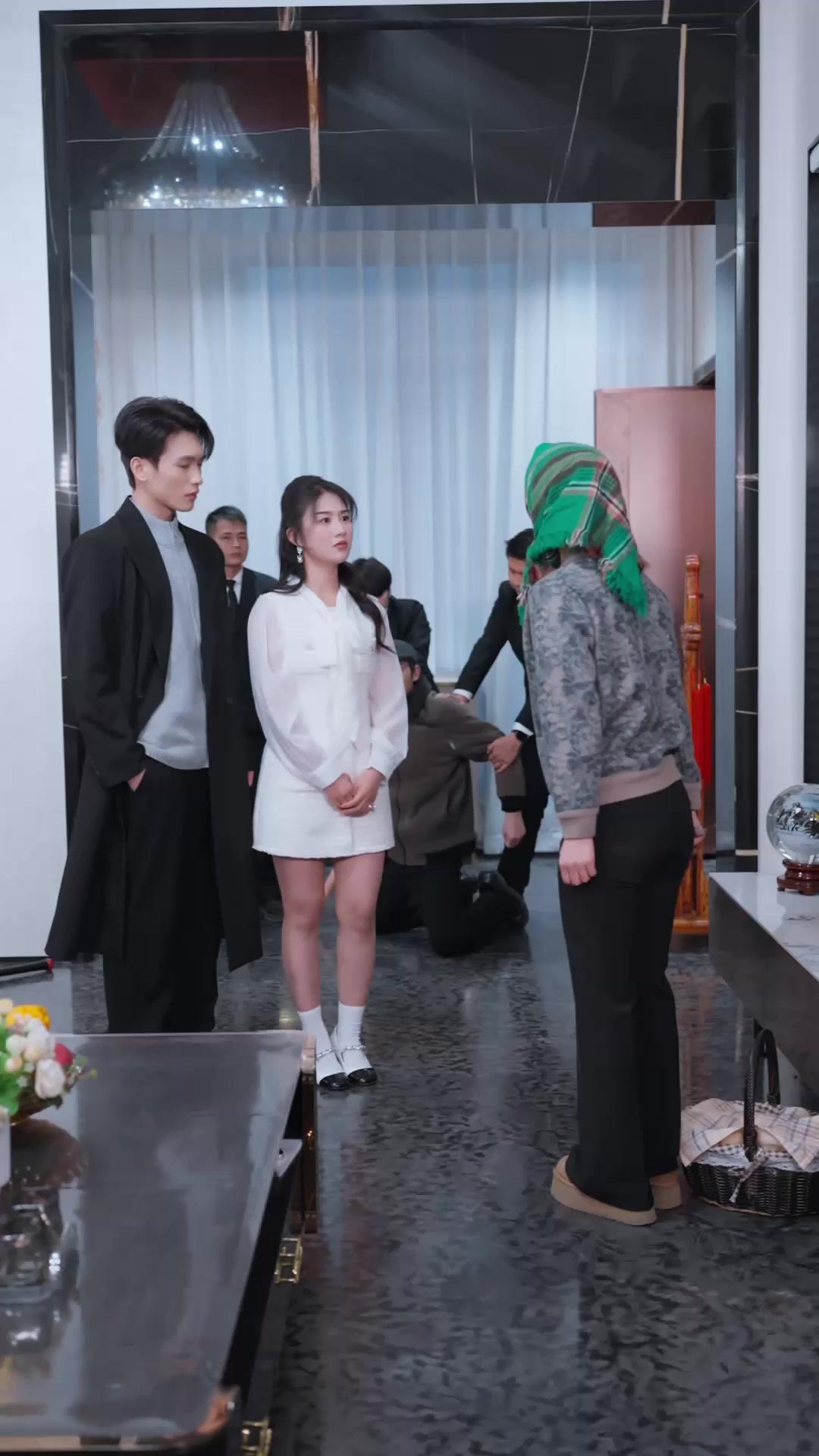 Topeng Palsu Keluarga