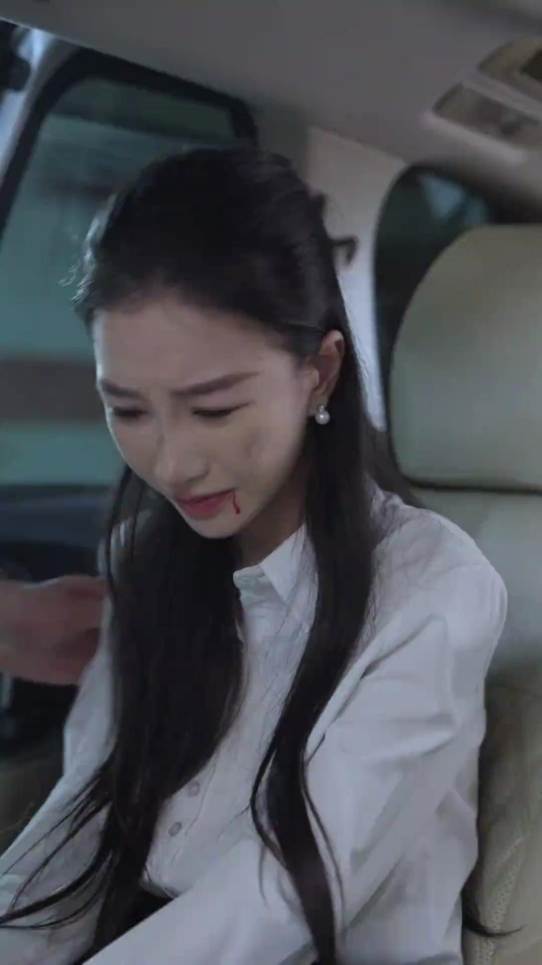 Luz Entre as Sombras