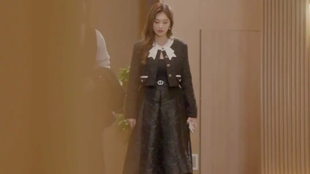 The Double Life of My Ex: A Walk Through Polished Illusions