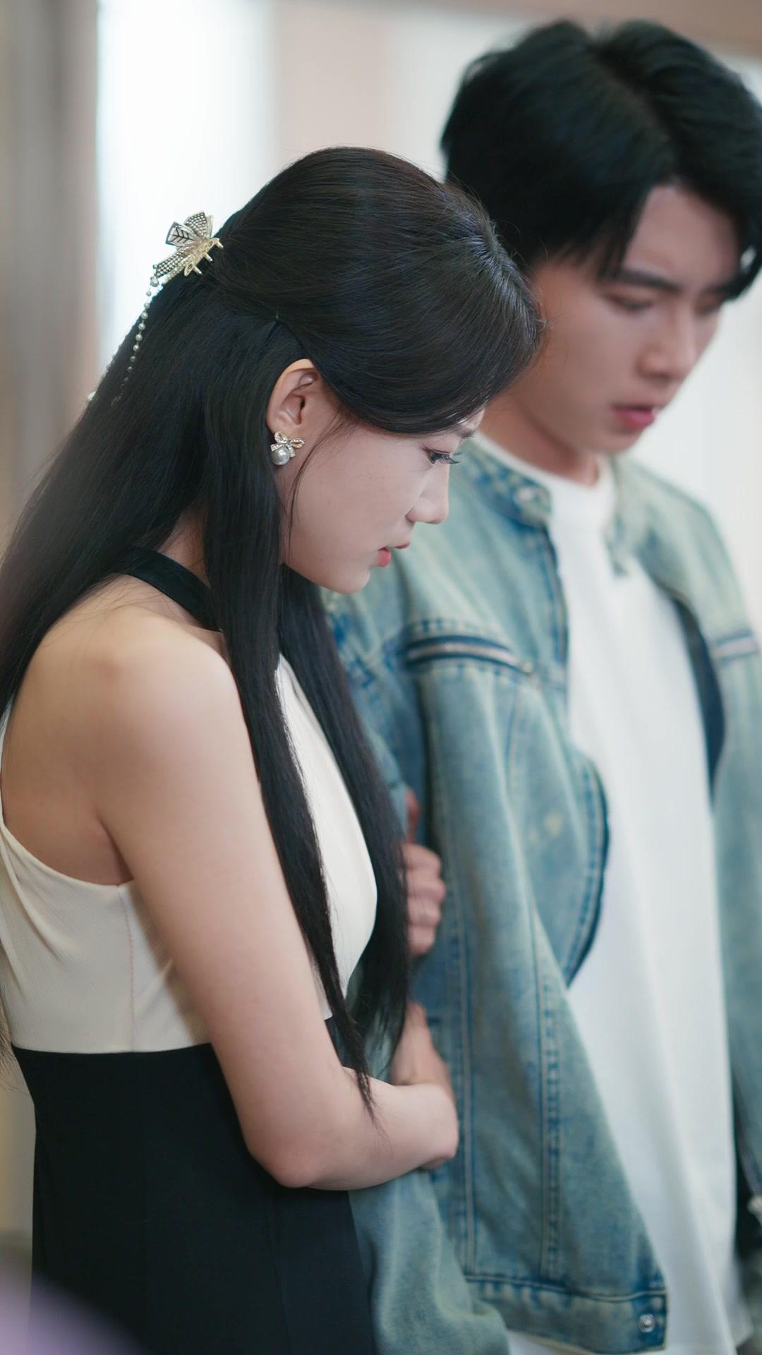 Jutawan Lari, Kekasih Ganti​