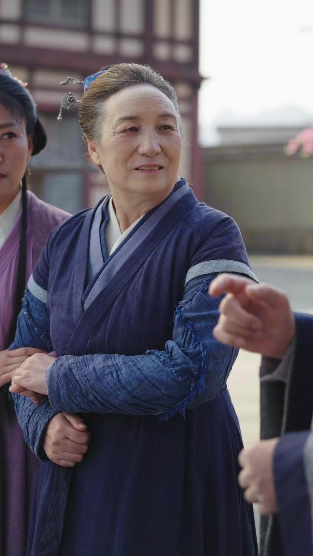 Kue Kenari Pembawa Berkah