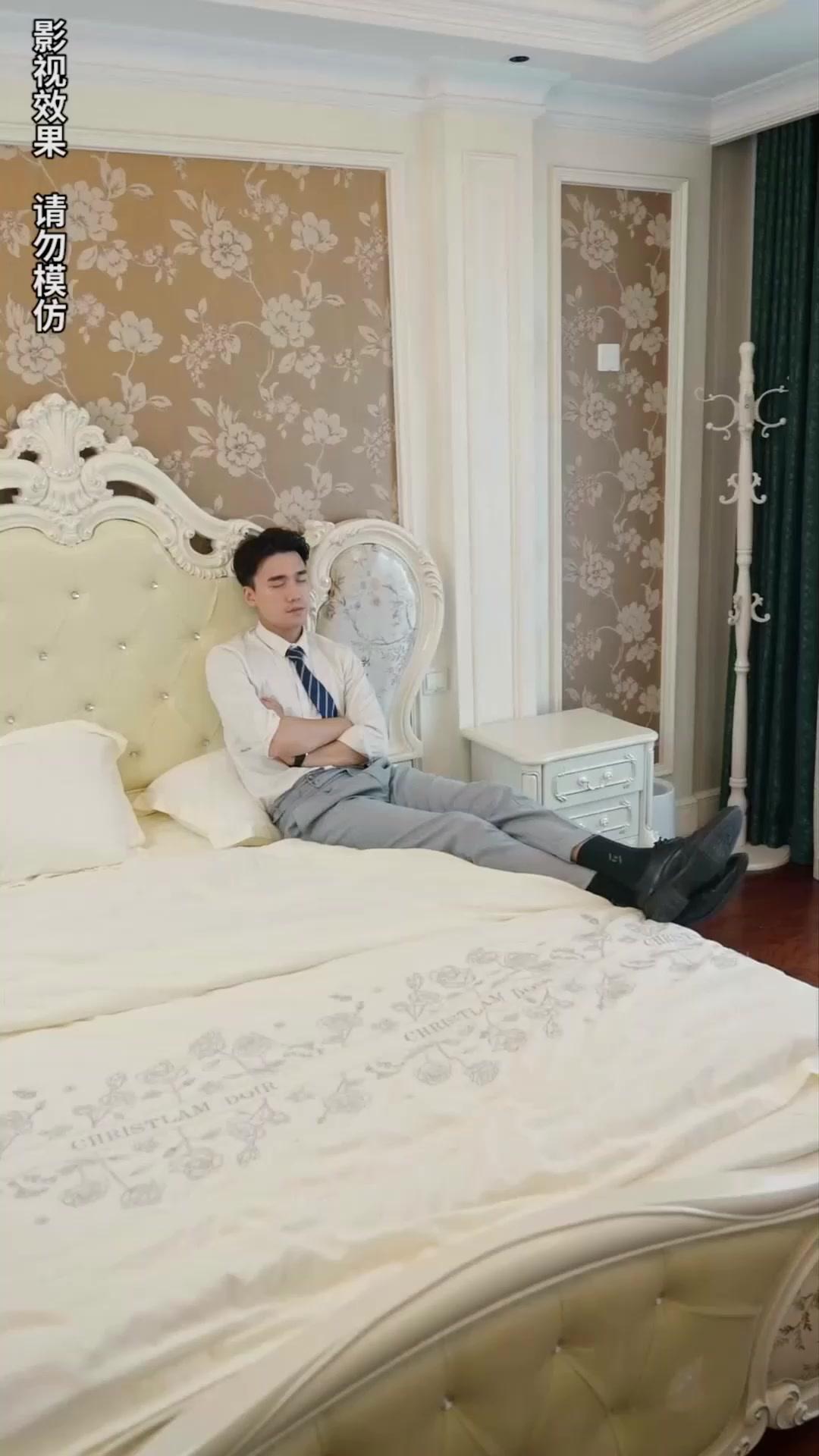 CAMILLE AUX MILLE VISAGES