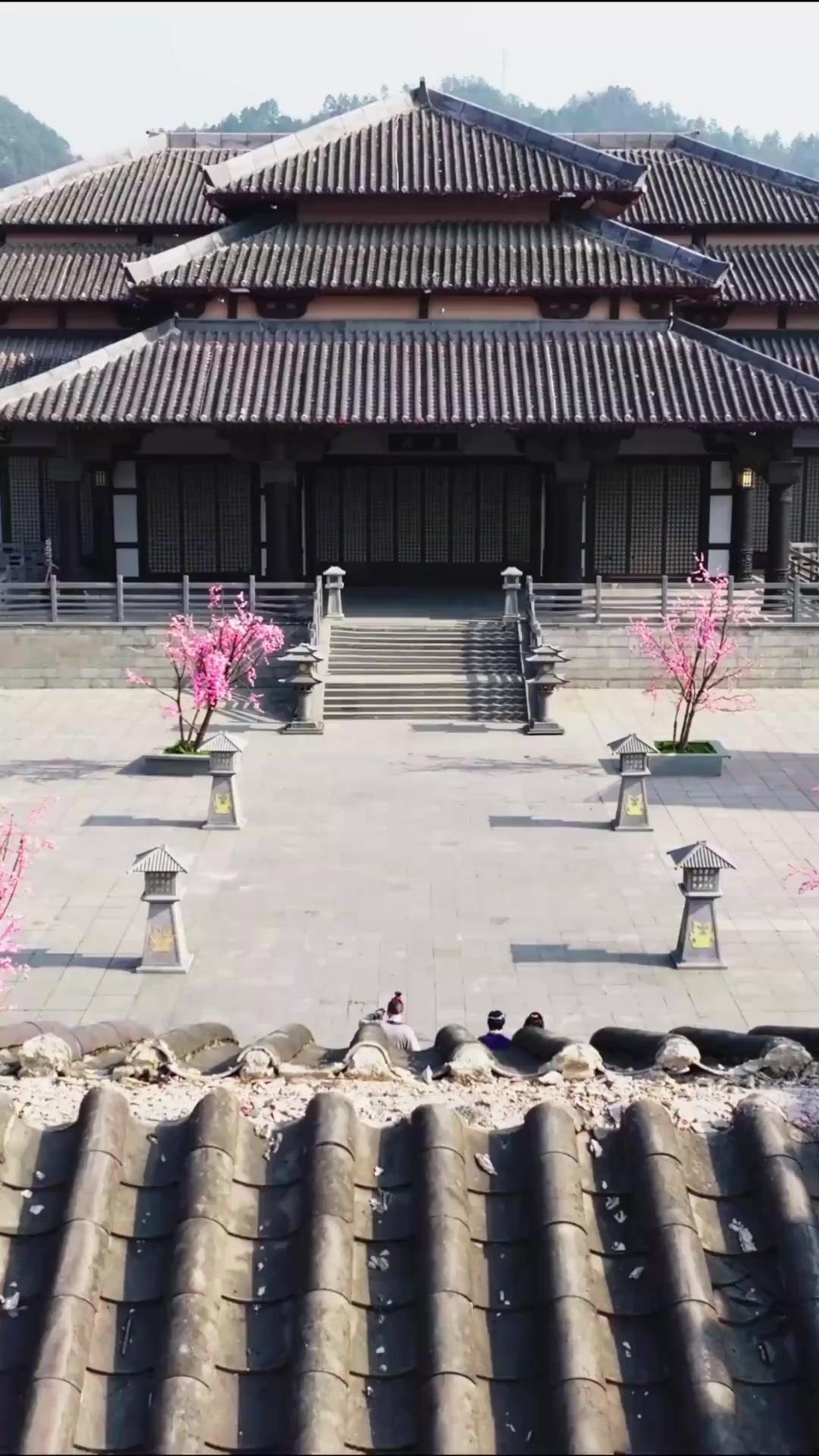 Kue Kenari Pembawa Berkah