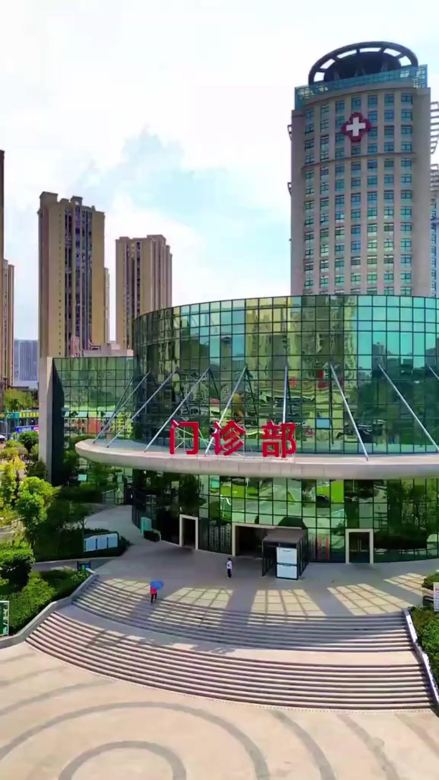 Ugly Husband's Secret Identity