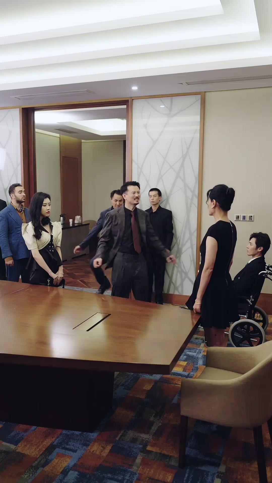 A Faxineira É Bilionária?