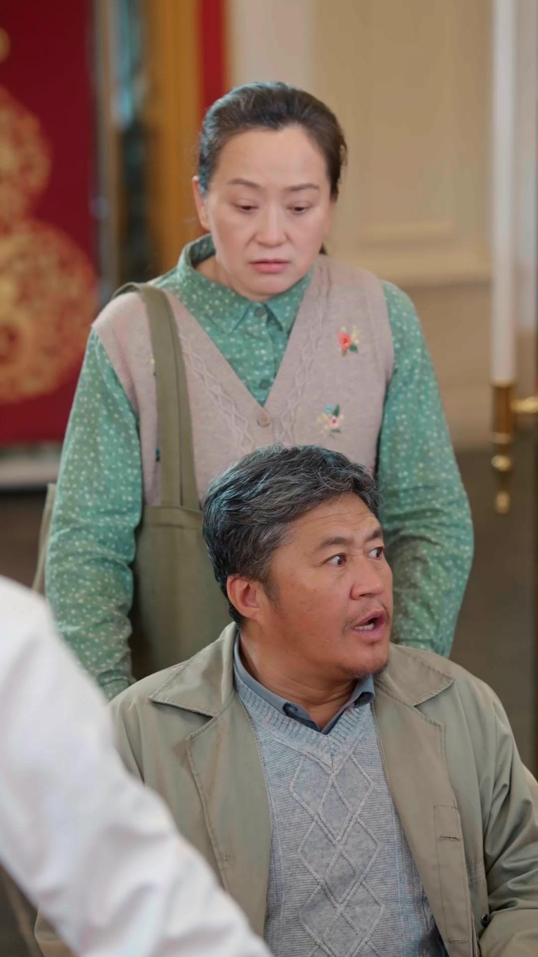 親生女嫌貧，首富子報恩