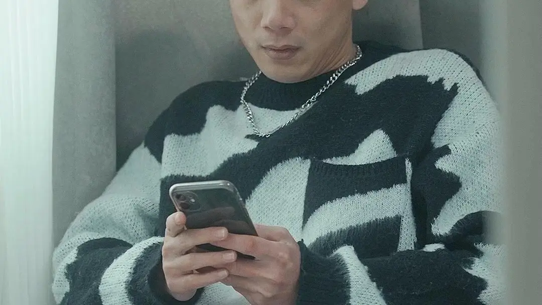 When Duty and Love Clash: The Weight of a Clipboard