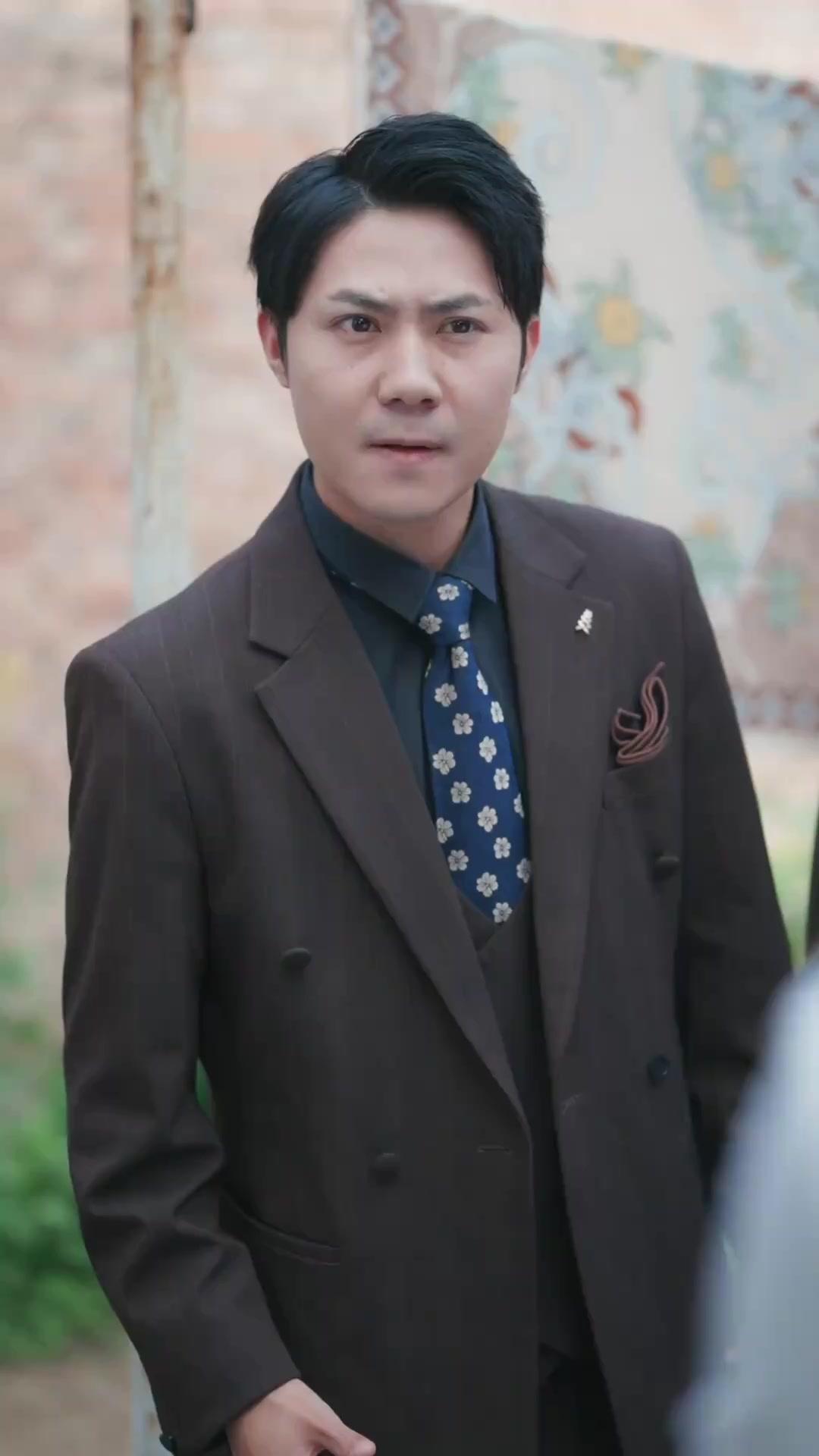 Rahasia Miliarder di Balik Wajah Biasa