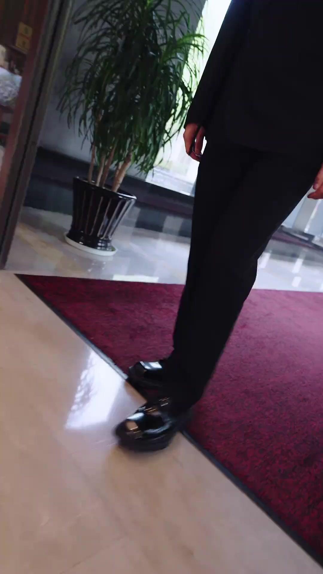 Oops, I Married a Billionaire Maid