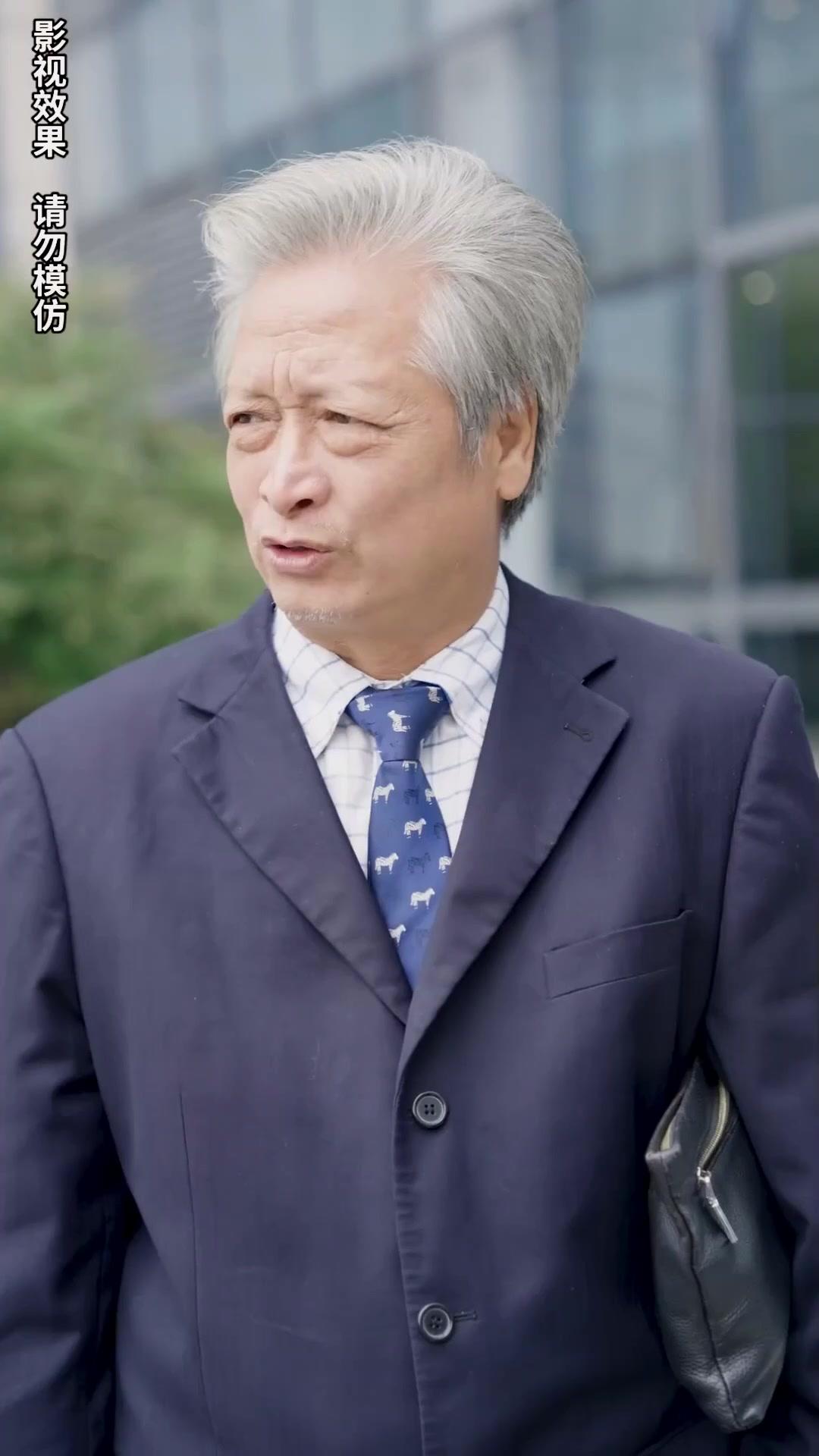 L'IDENTITÉ SECRÈTE DE MON MARI