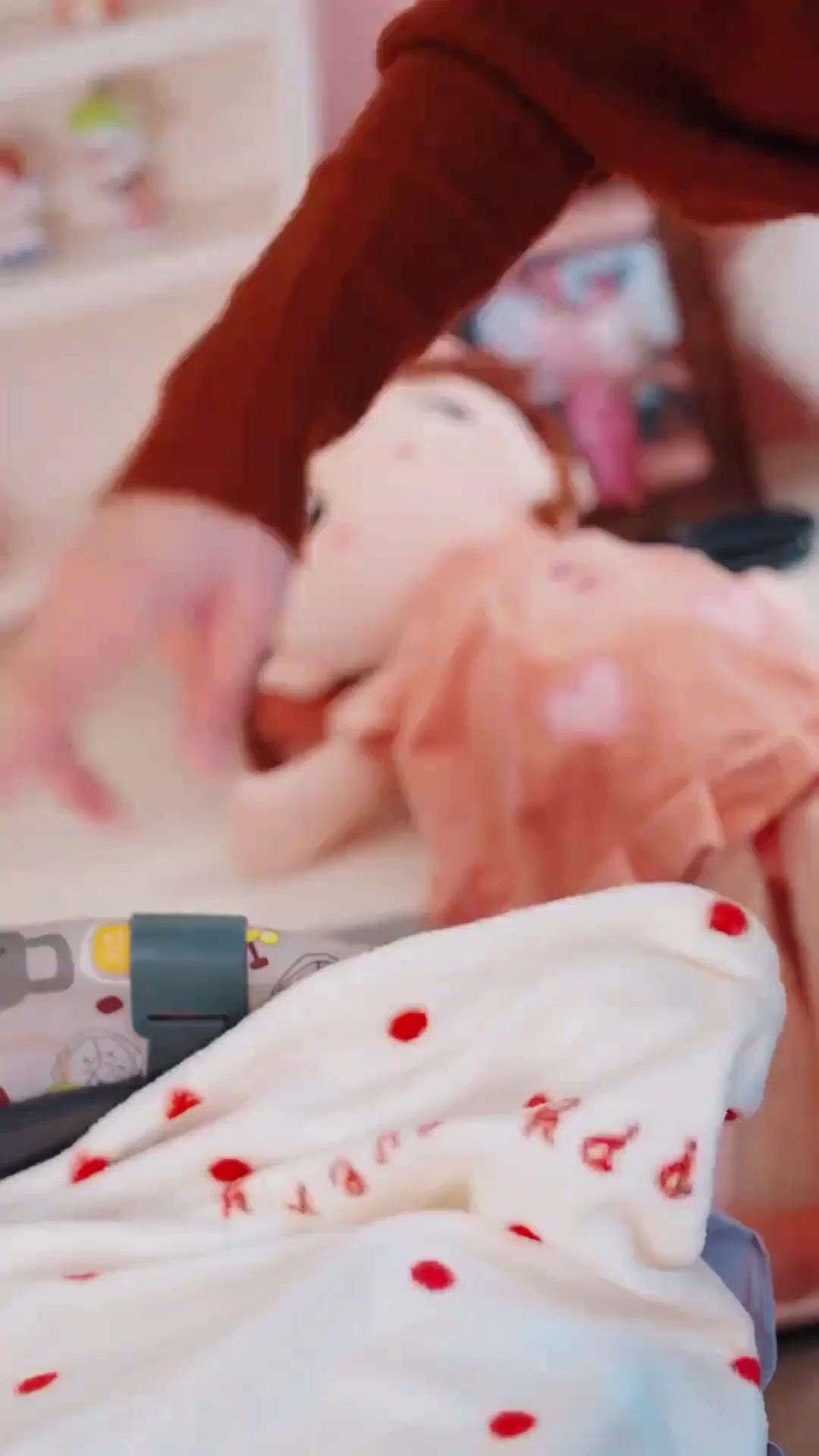 (Dubbed) They Locked Me in a FREEZER