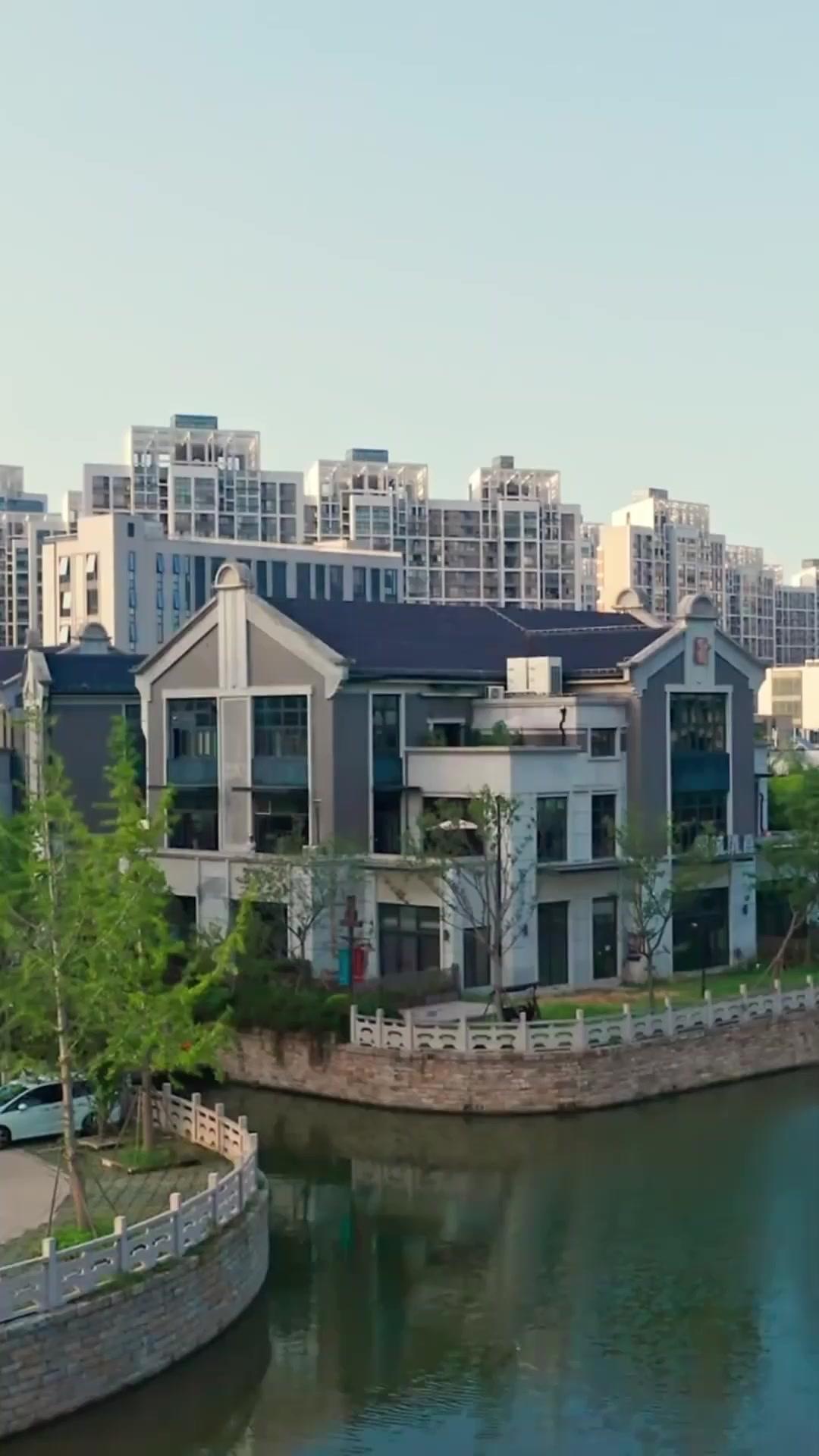 Nụ Hôn Bạc Tỷ