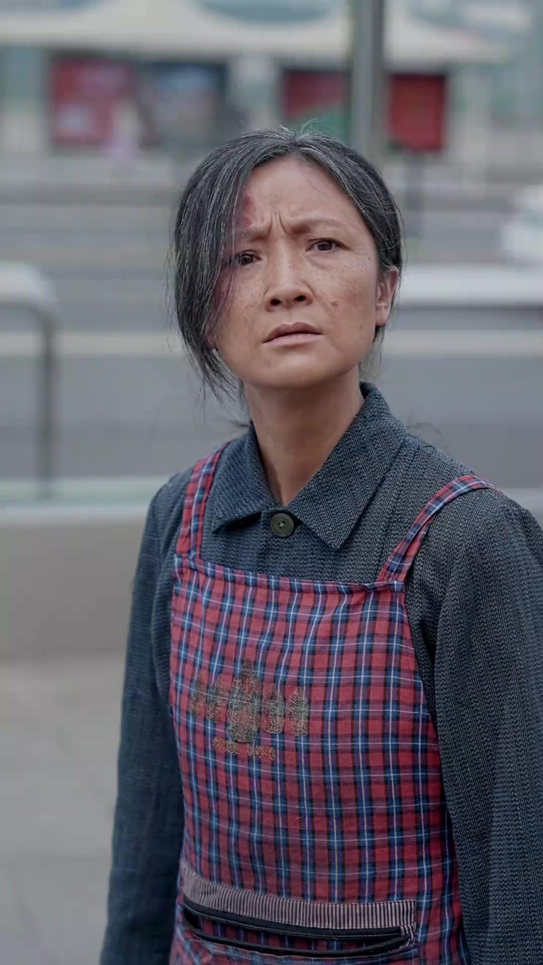 Người Mẹ Xấu Xí