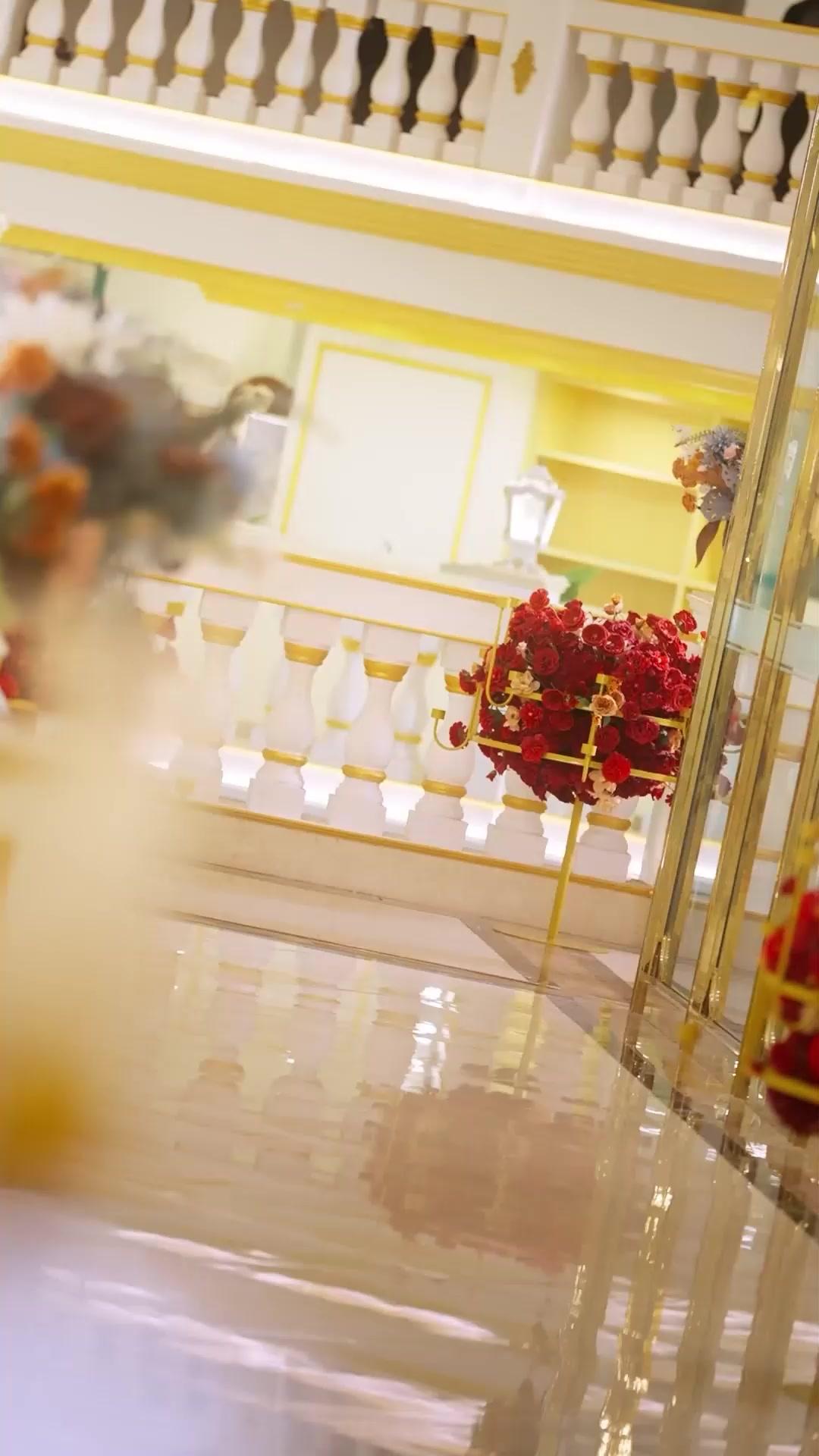 (Dubbed) Healing Hands and Avenging Wife