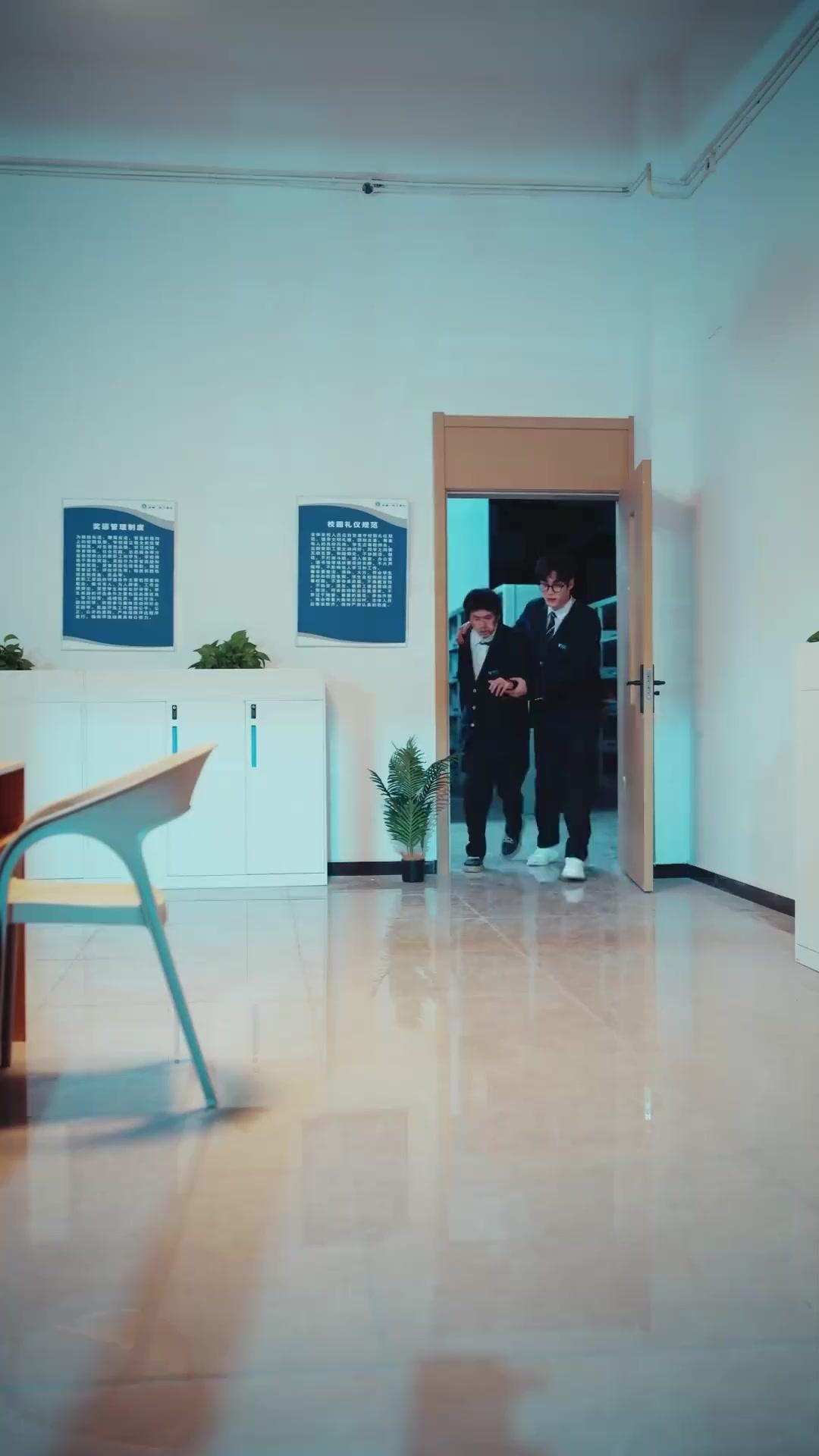 Siêu Học Sinh Chuyển Trường