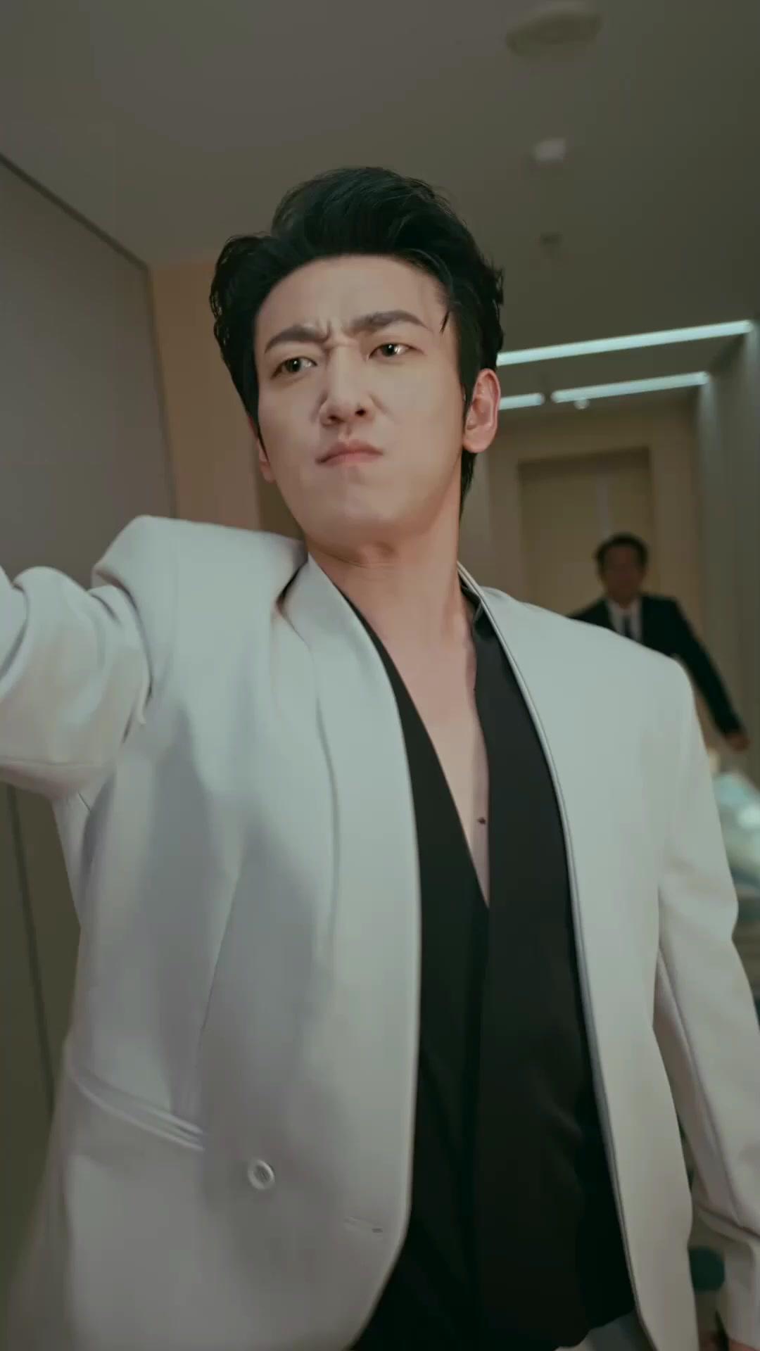 Me abracé con mi guardaespaldas