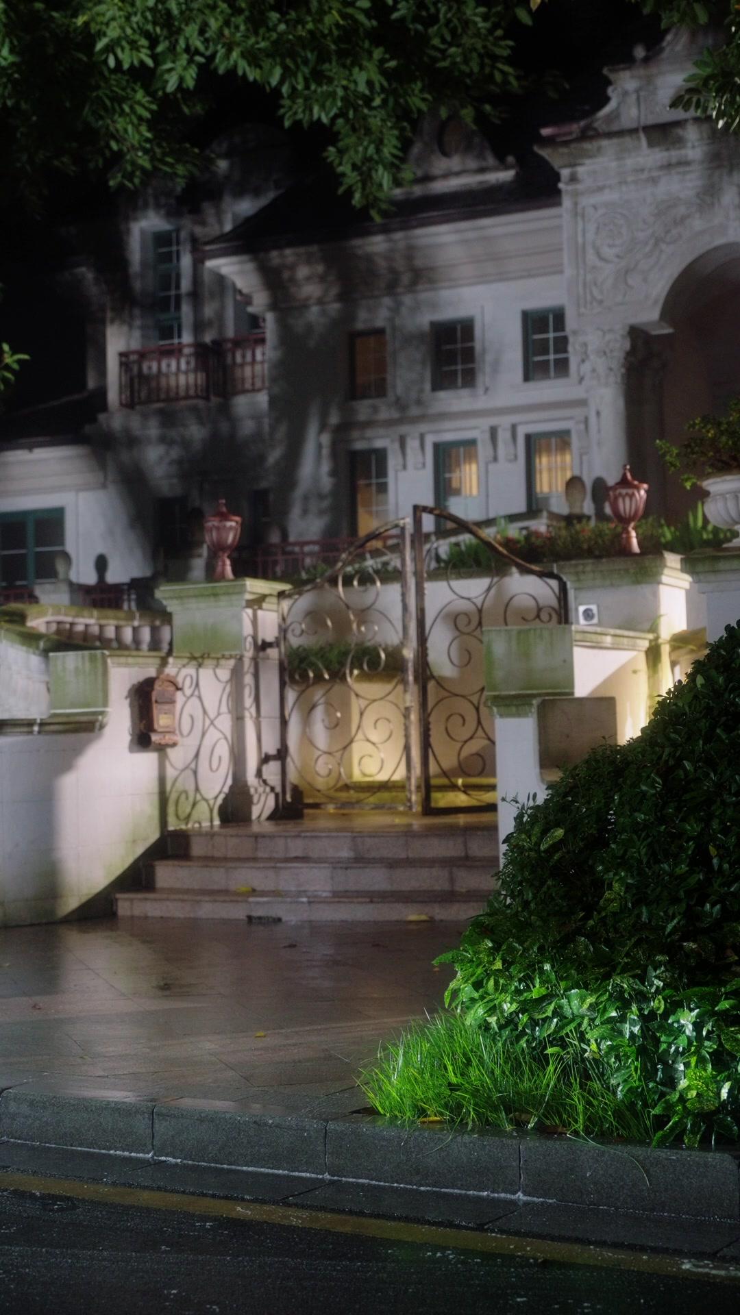 Prima Notte, Camera Sbagliata