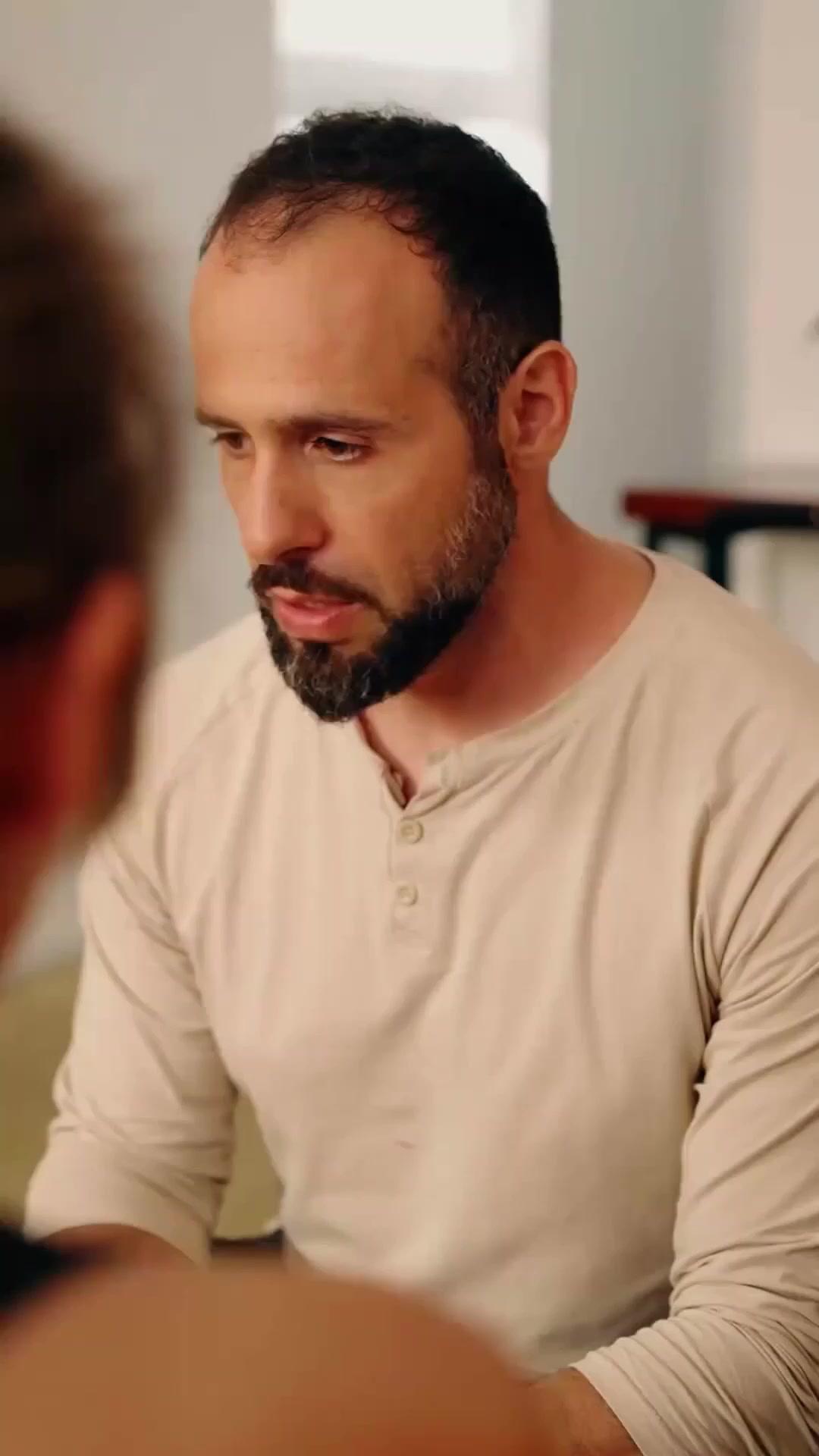 (Doblado) Los puños del engaño