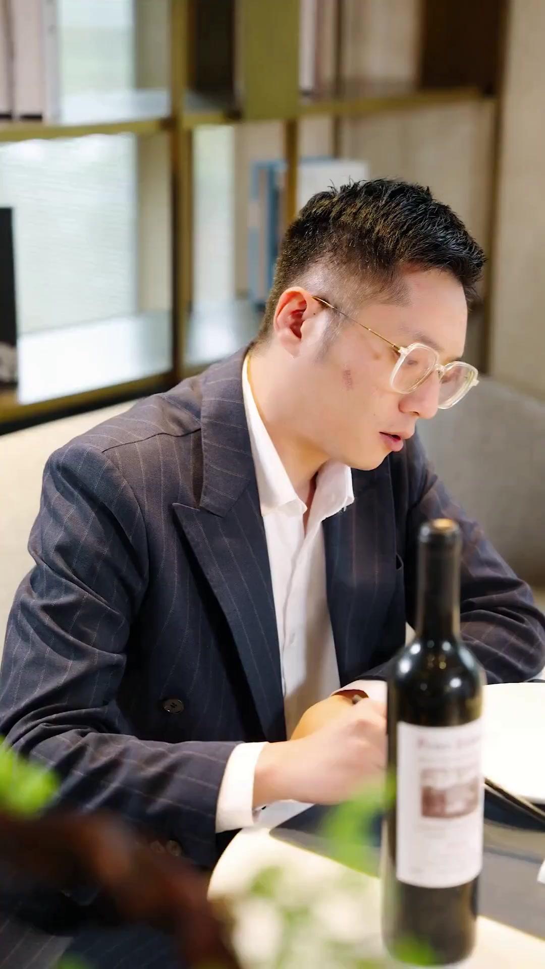 (Dubbed) Oh Yeah! Crazy Cashback, Crazier Girls