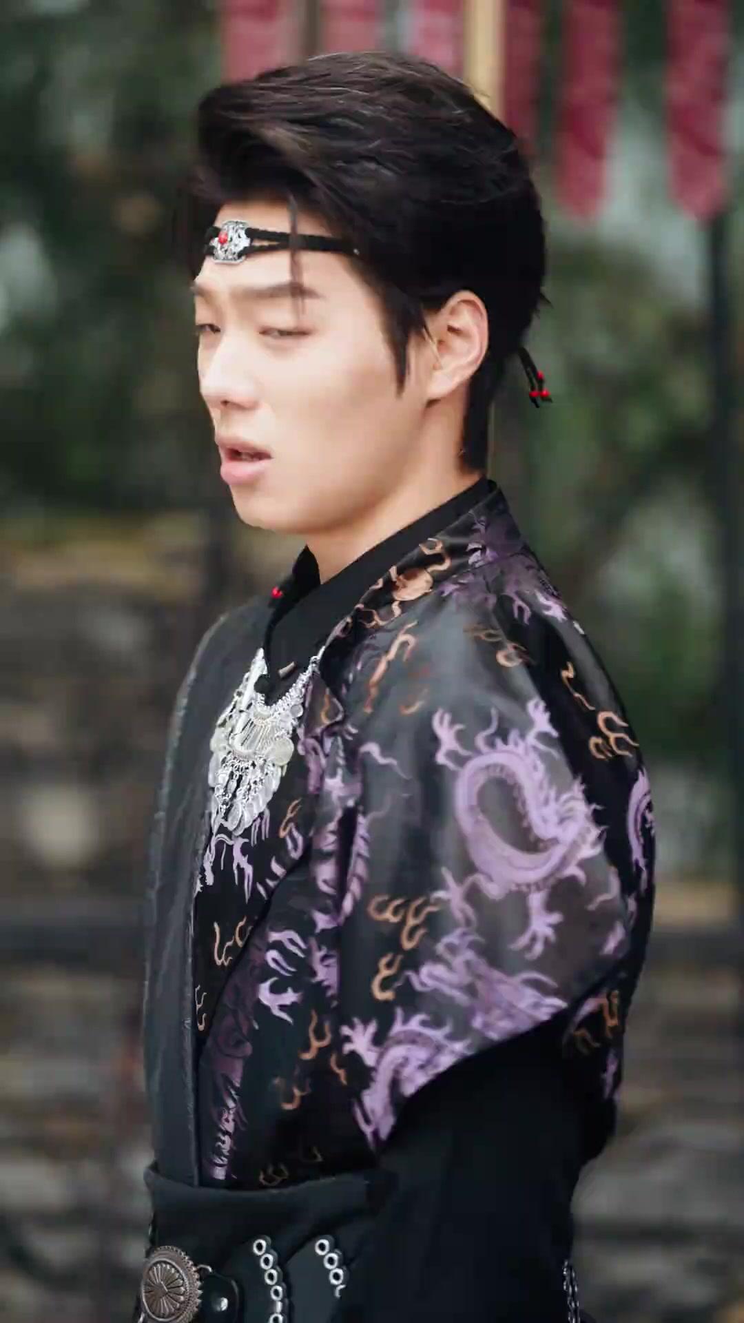 Penyamaran Ahli Pedang