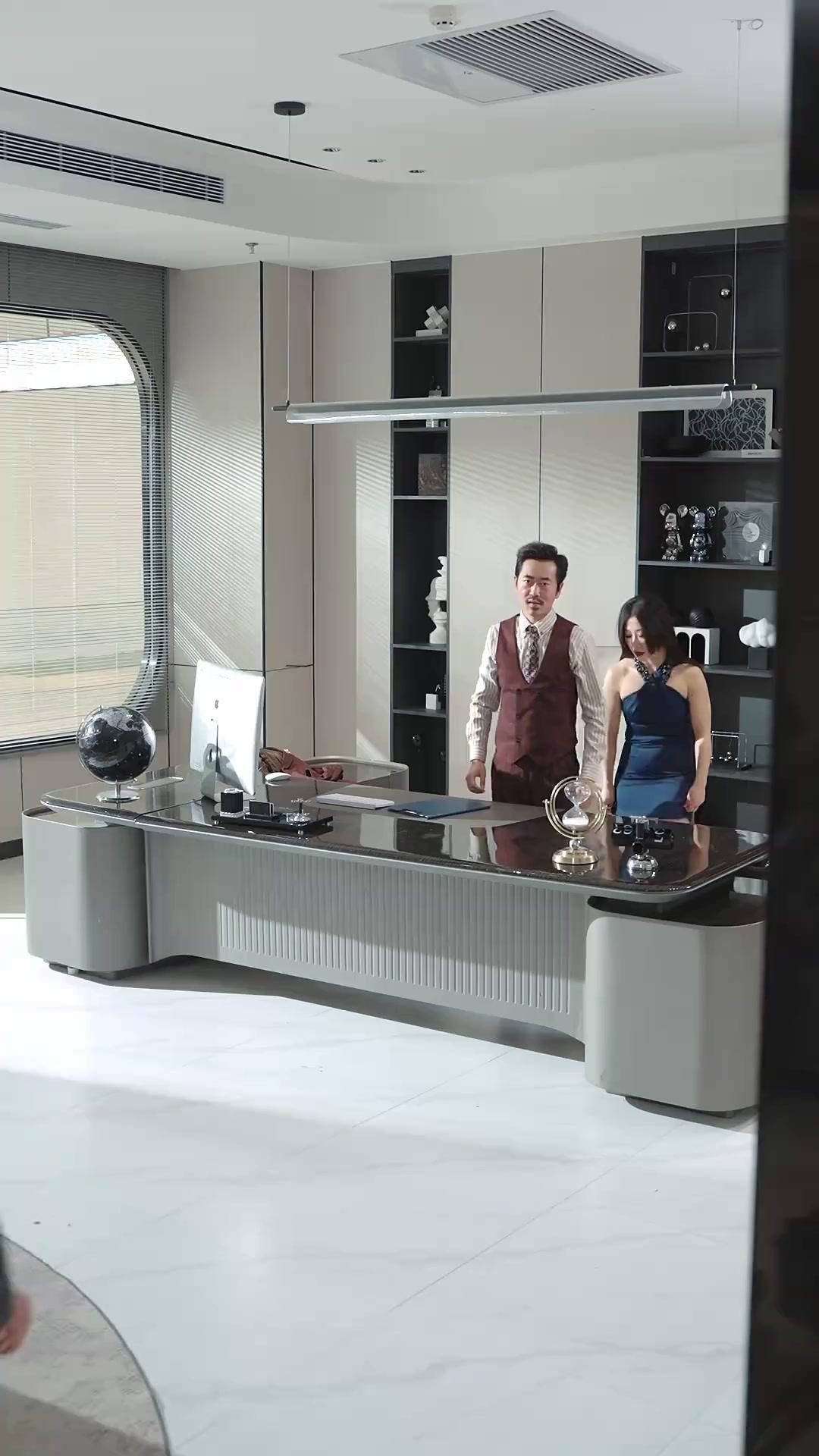 (Dubbed) CEO’s Boyfriend Hits Different