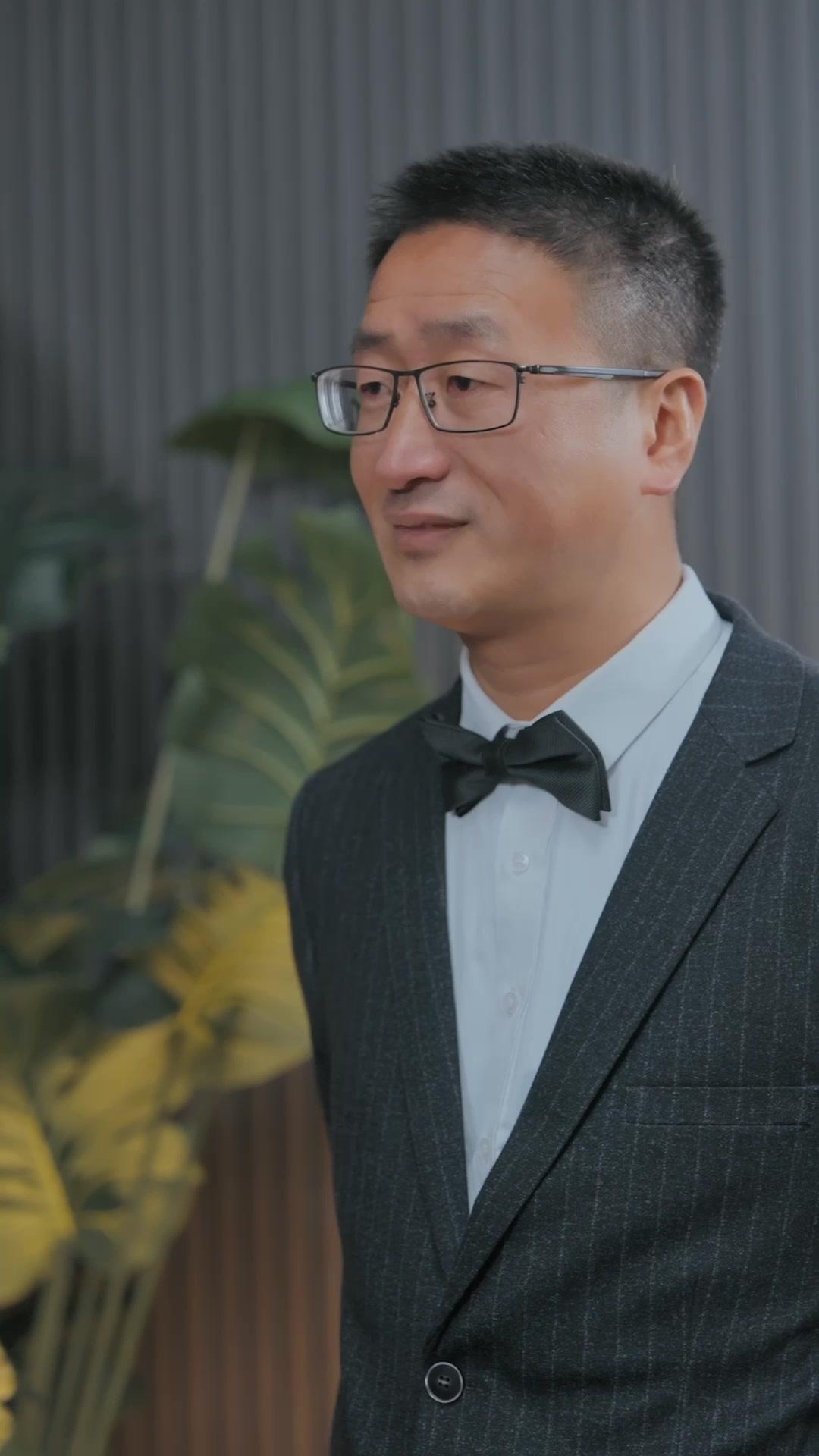 Istri Bos Bosan, Mulai Kerja Hari Ini