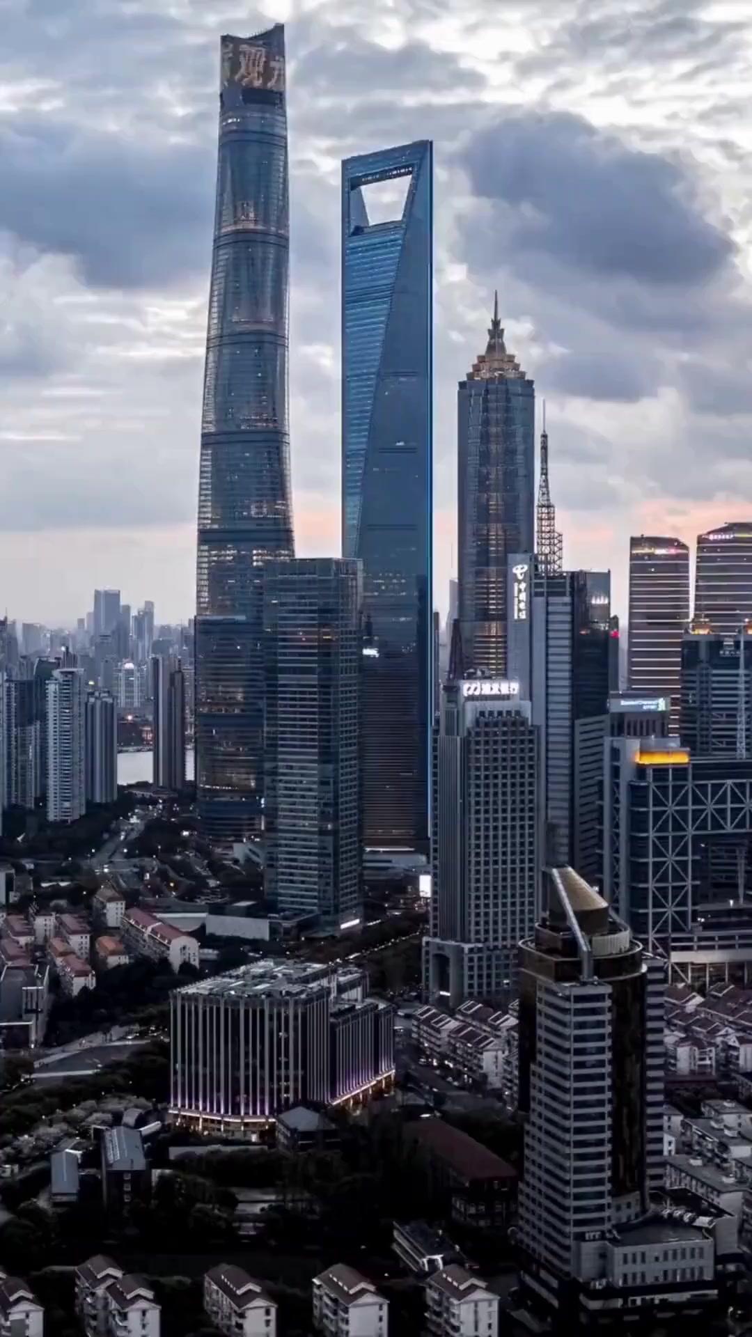 (Dublagem) A Herdeira Bilionária