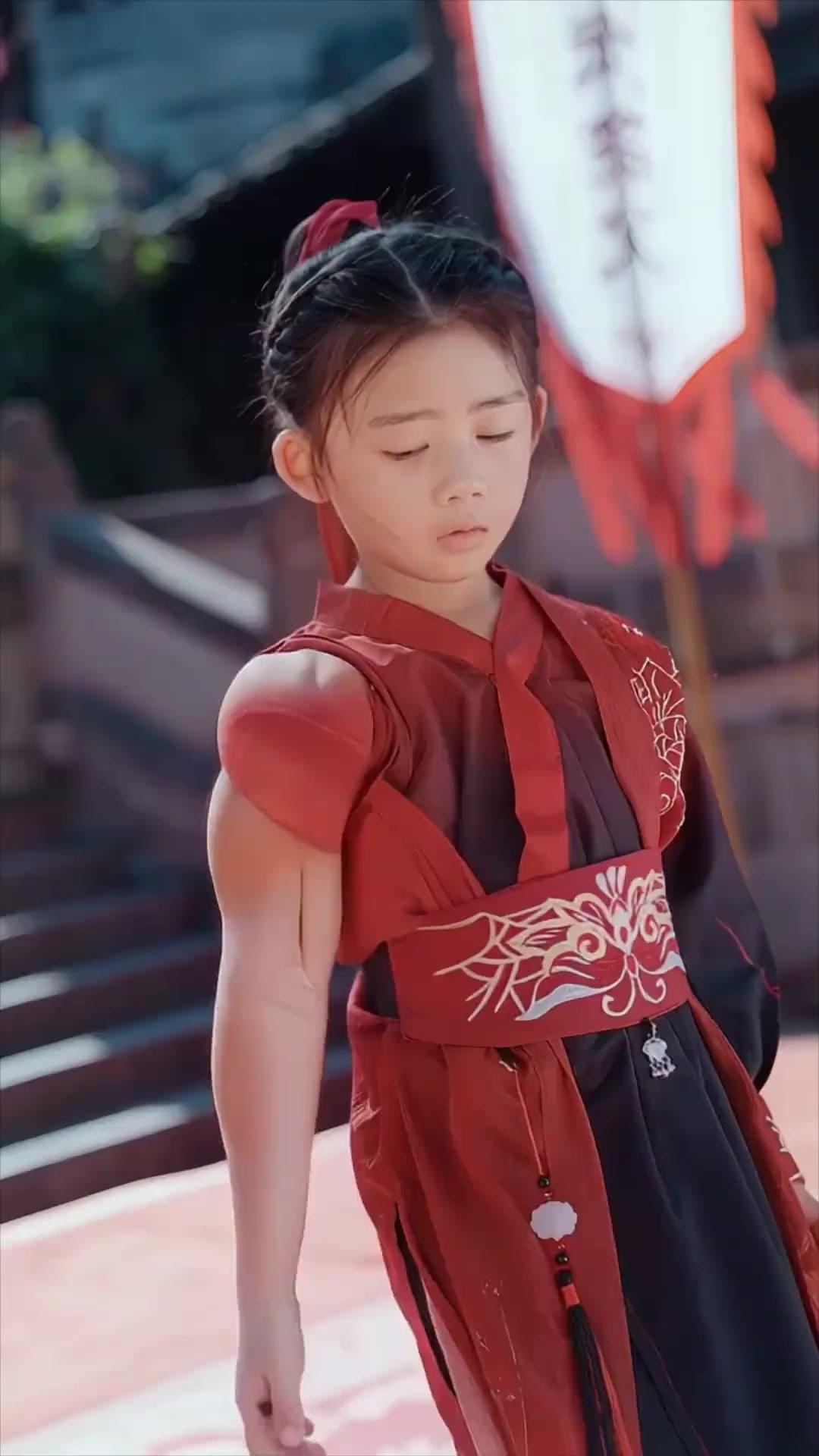 ¡Fingió debilidad, resultó invencible!