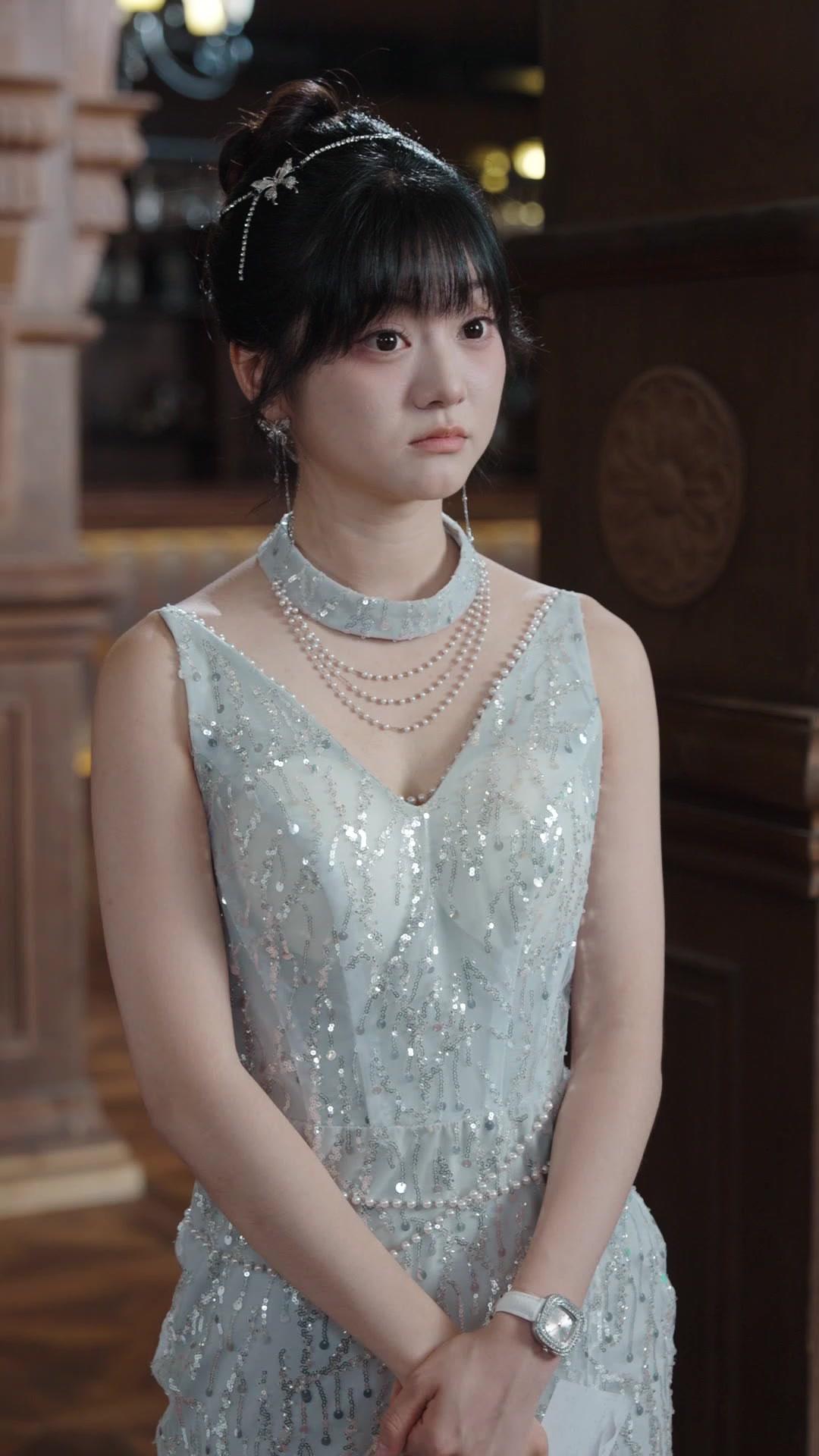 Putri Sah Robek Anak Haram Ayahnya