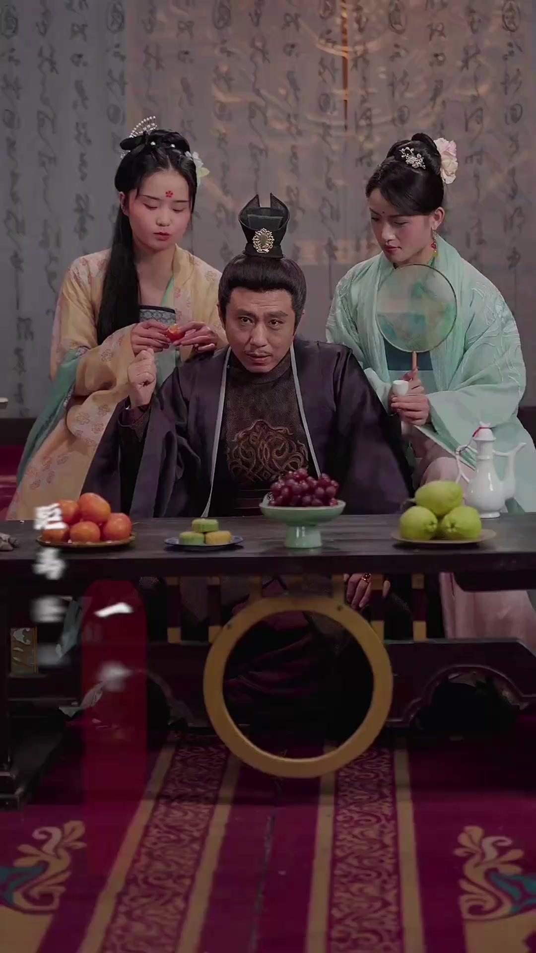 รักเร้นบนหมอนแห่งราชบัลลังก์