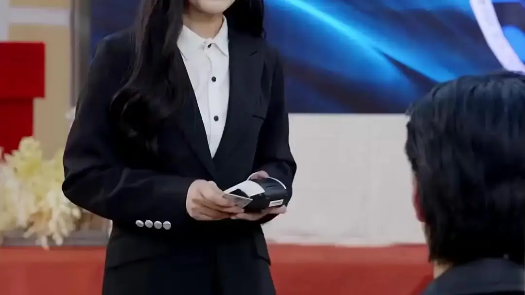 (Sulih Suara) Makin Boros, Rezeki Malah Lancar: Kalung Biru yang Mengubah Nasib