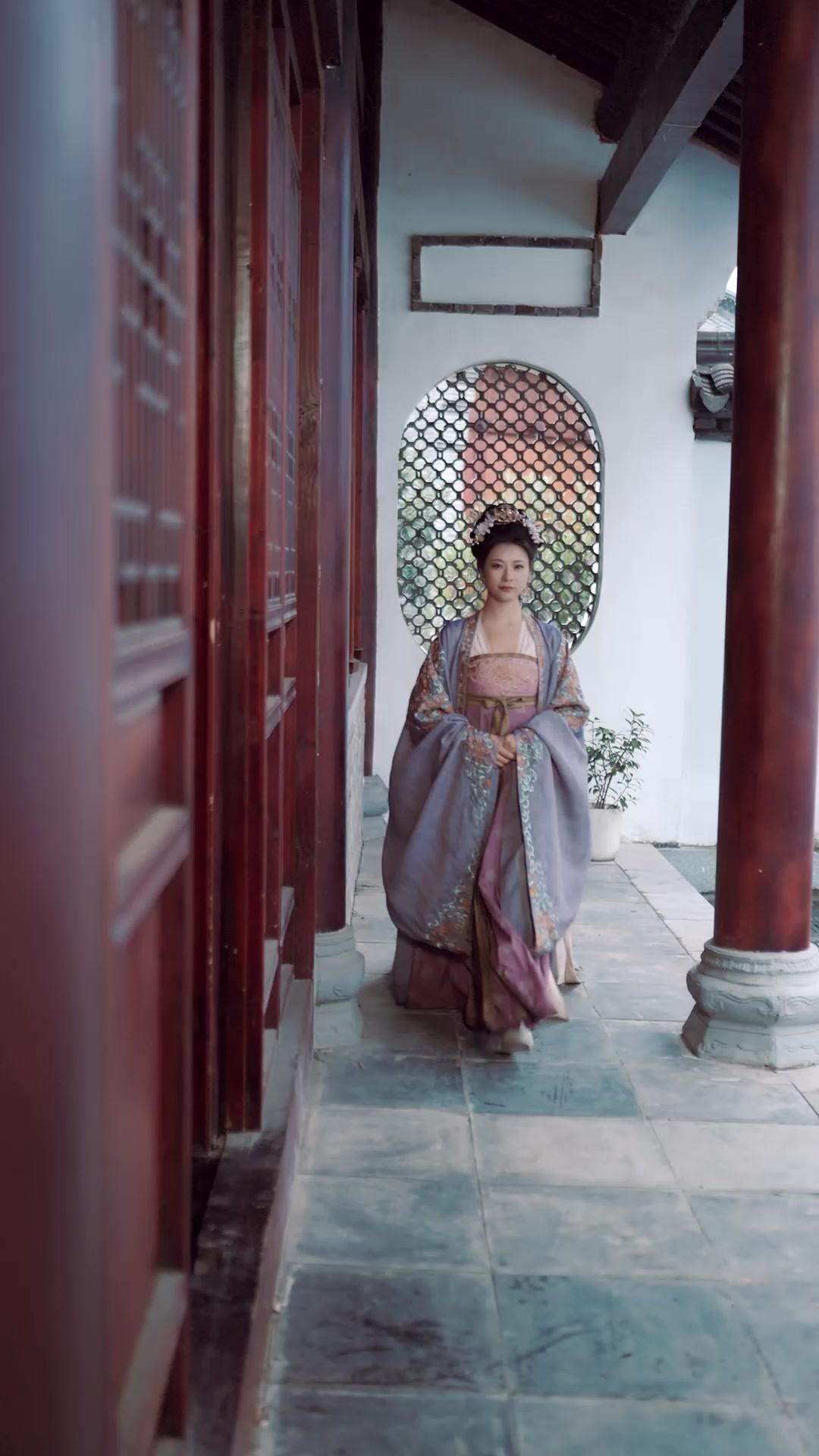 Kiss or Kill: The Consort's Return