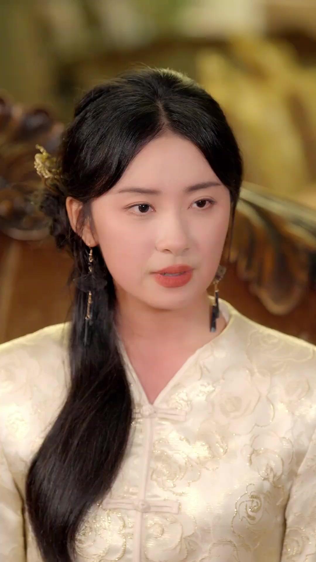 IMPÉRATRICE RÉINCARNÉE, ÉPOUSE HUMILIÉE