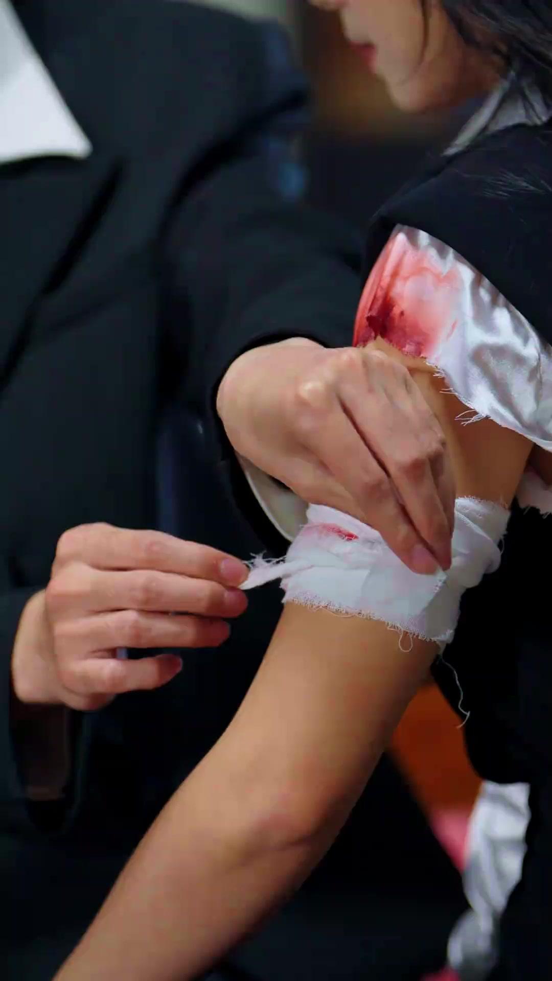 Amor atronador en tu silencio