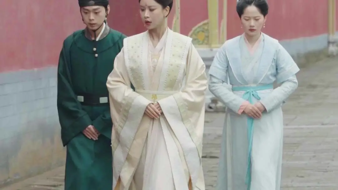 Stolen Fate of Bella White: The Crown That Weighs More Than Gold