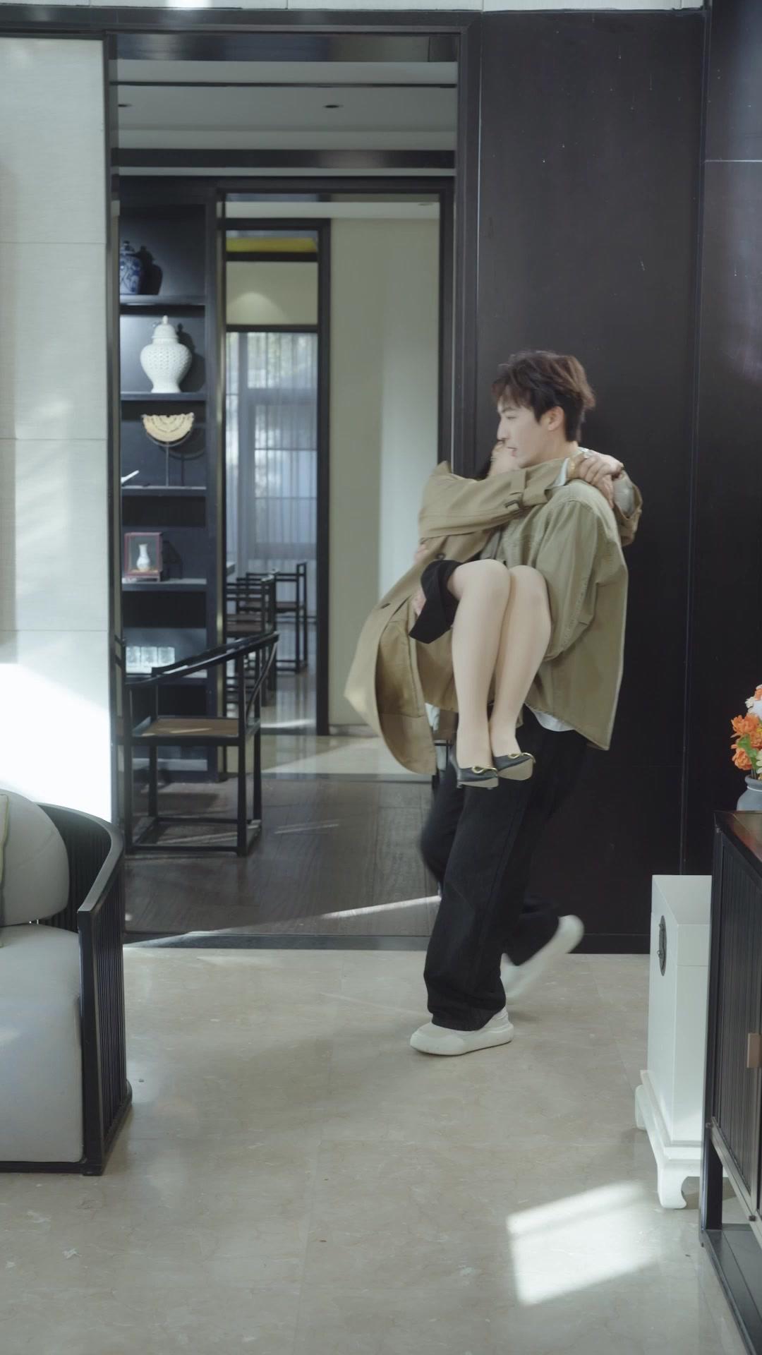 Taklukkan CEO Cantik yang Dingin