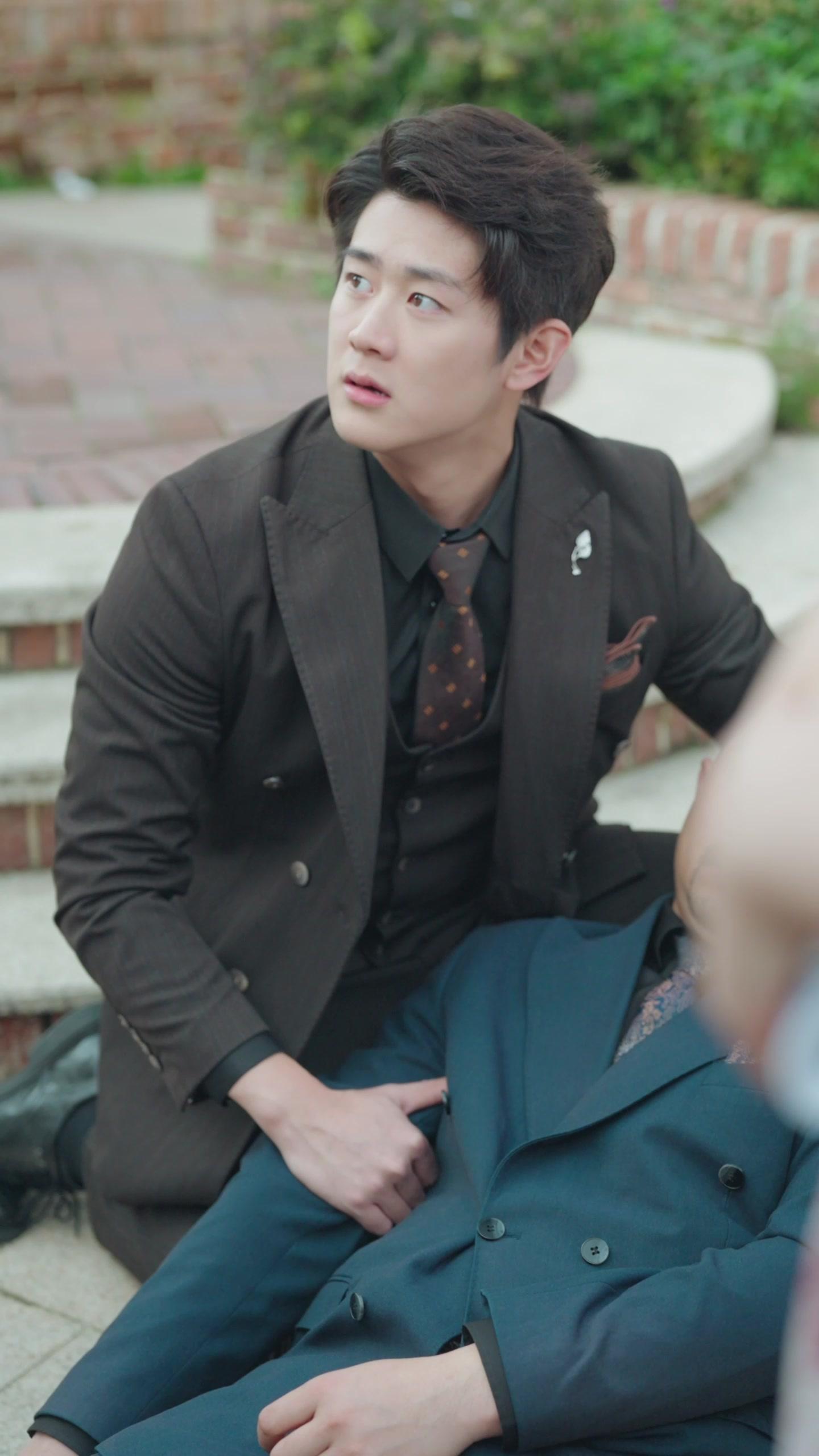 Ugly Husband's Secret Identity