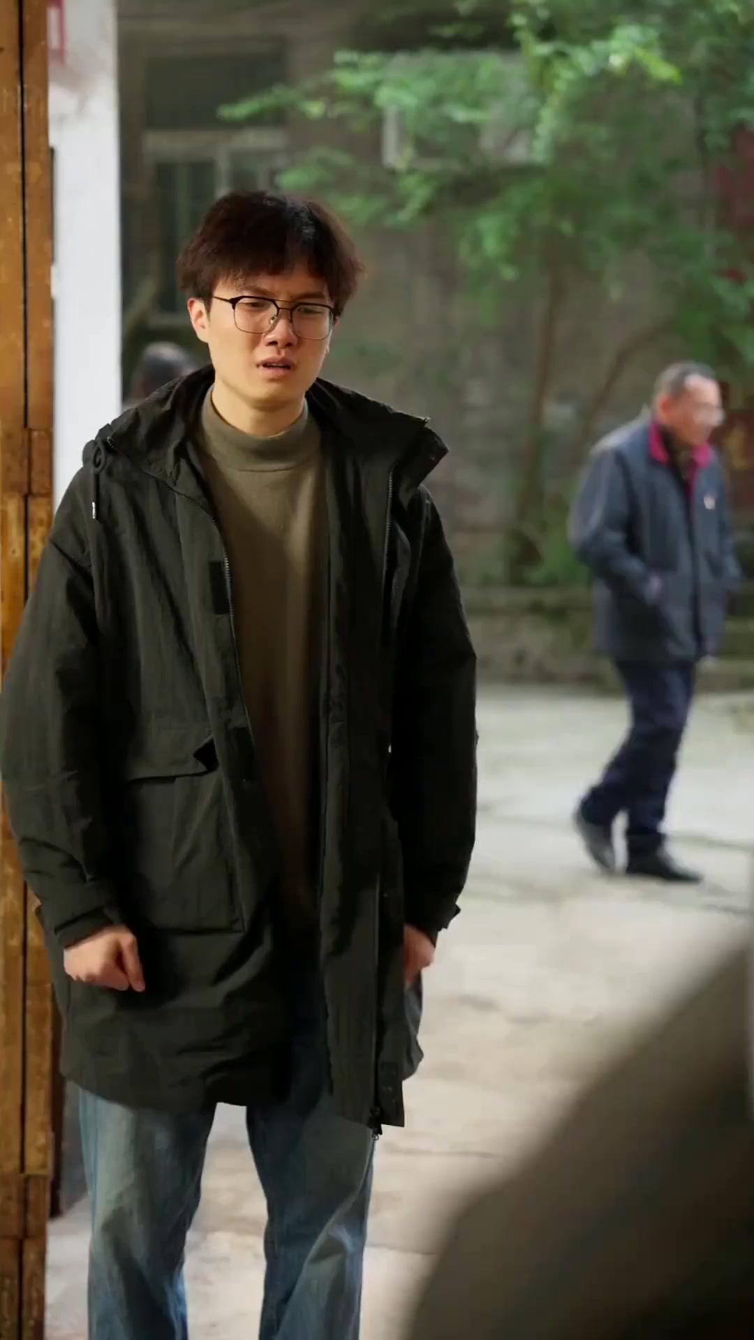 (Doblado) ¡Vuelve el Doctor Proscrito!