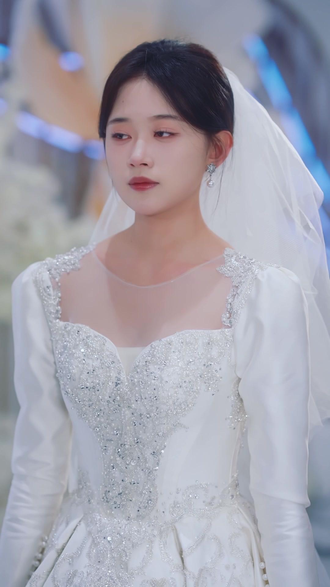 Air Mata di Balik Topeng Bisu