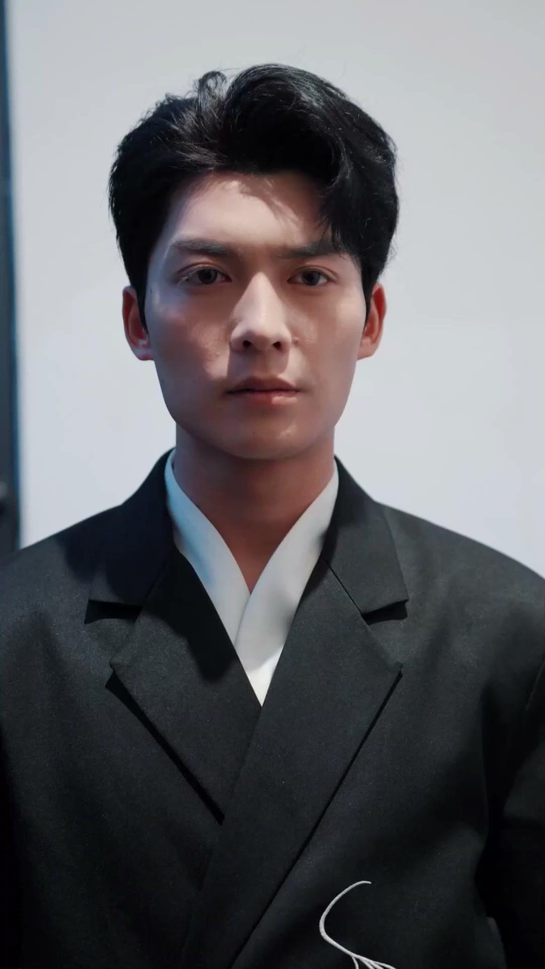 Jatuh Cinta dengan Adik Iparku