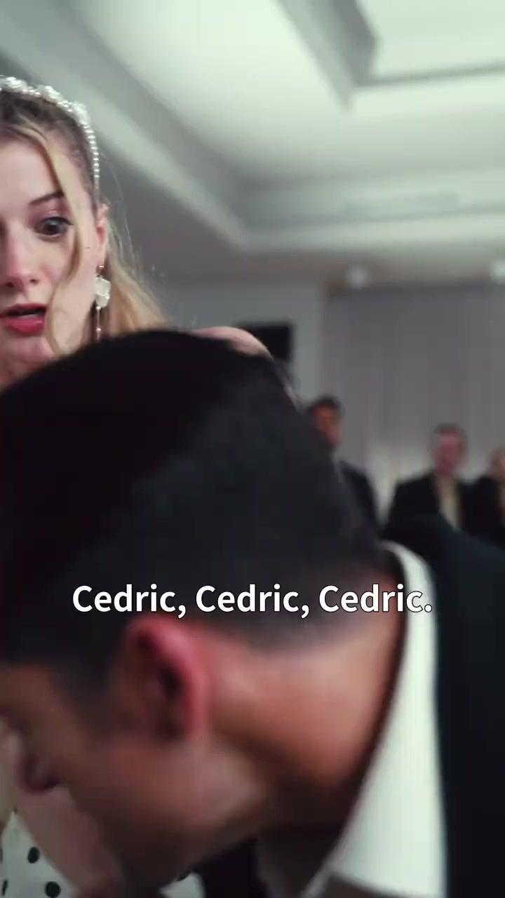 After Switched Fiancé, I Married a Mafia Boss