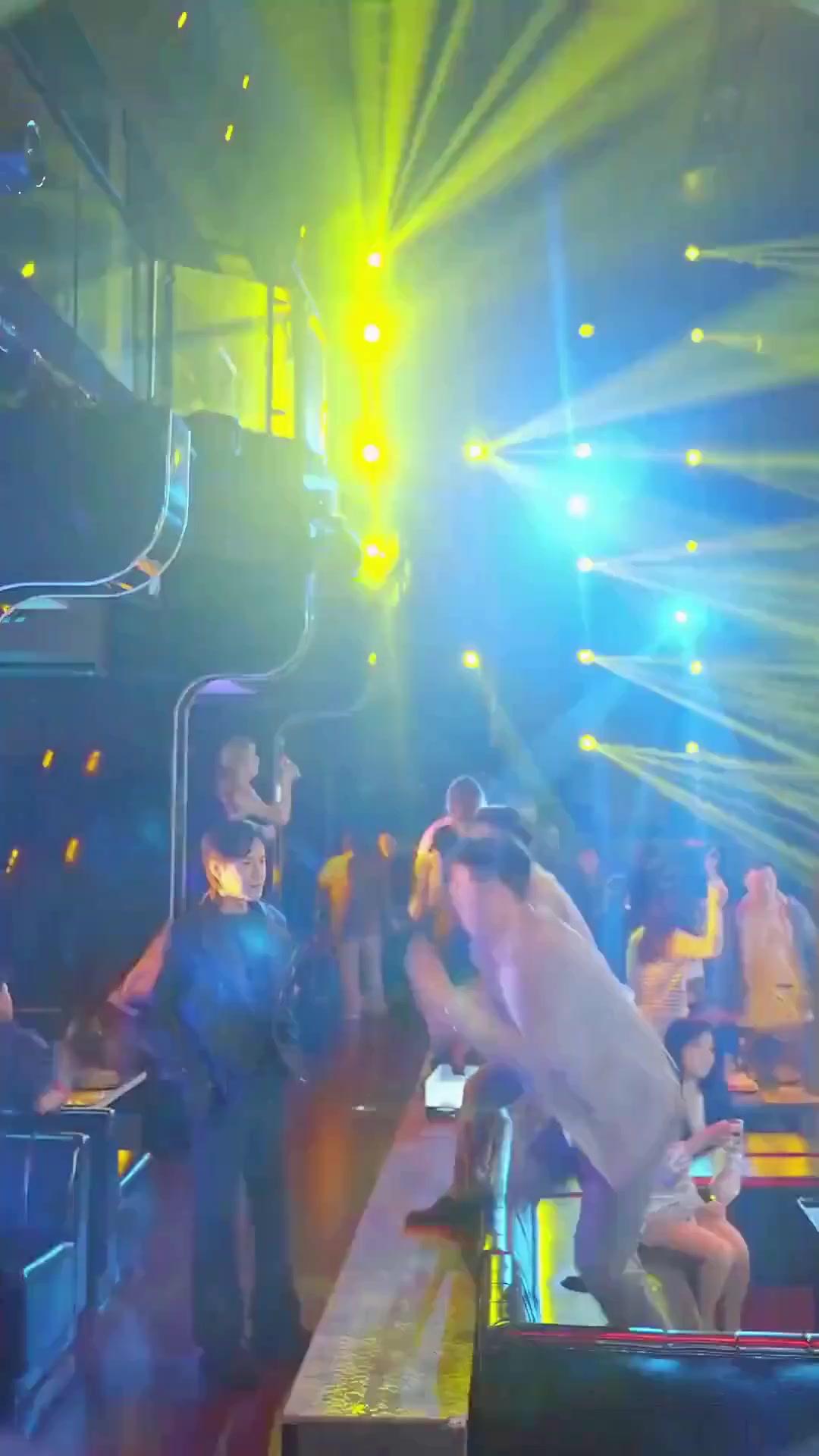 (Lồng tiếng) Chi Tiền Cho Gái