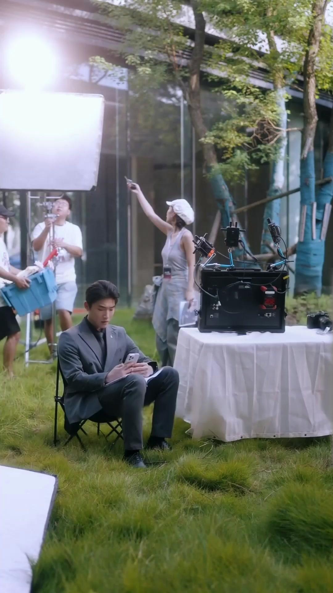 TRAQUÉES PAR L'AMOUR