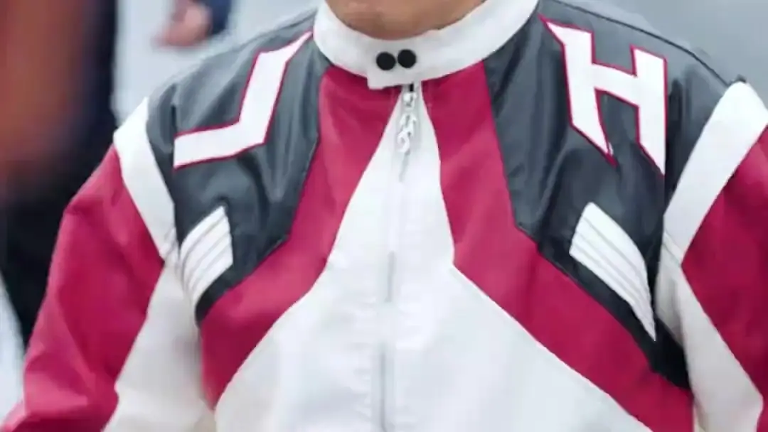 (مدبلج) سائق الشاحنات، أقوى مما تتخيل: عندما يتحول المُعدّل إلى قاضٍ في حلبة السباق