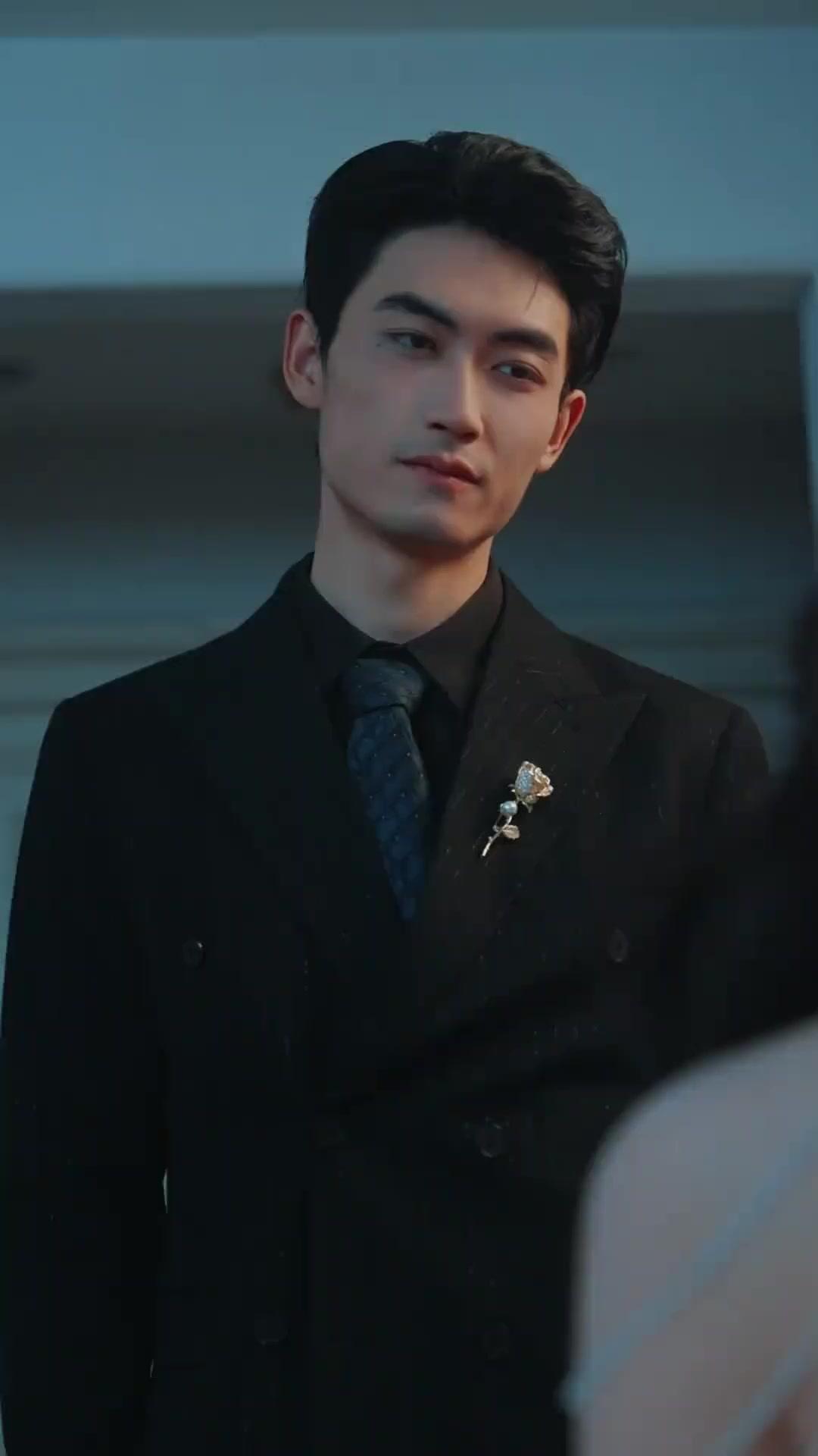 社長の秘書は、身代わりでした